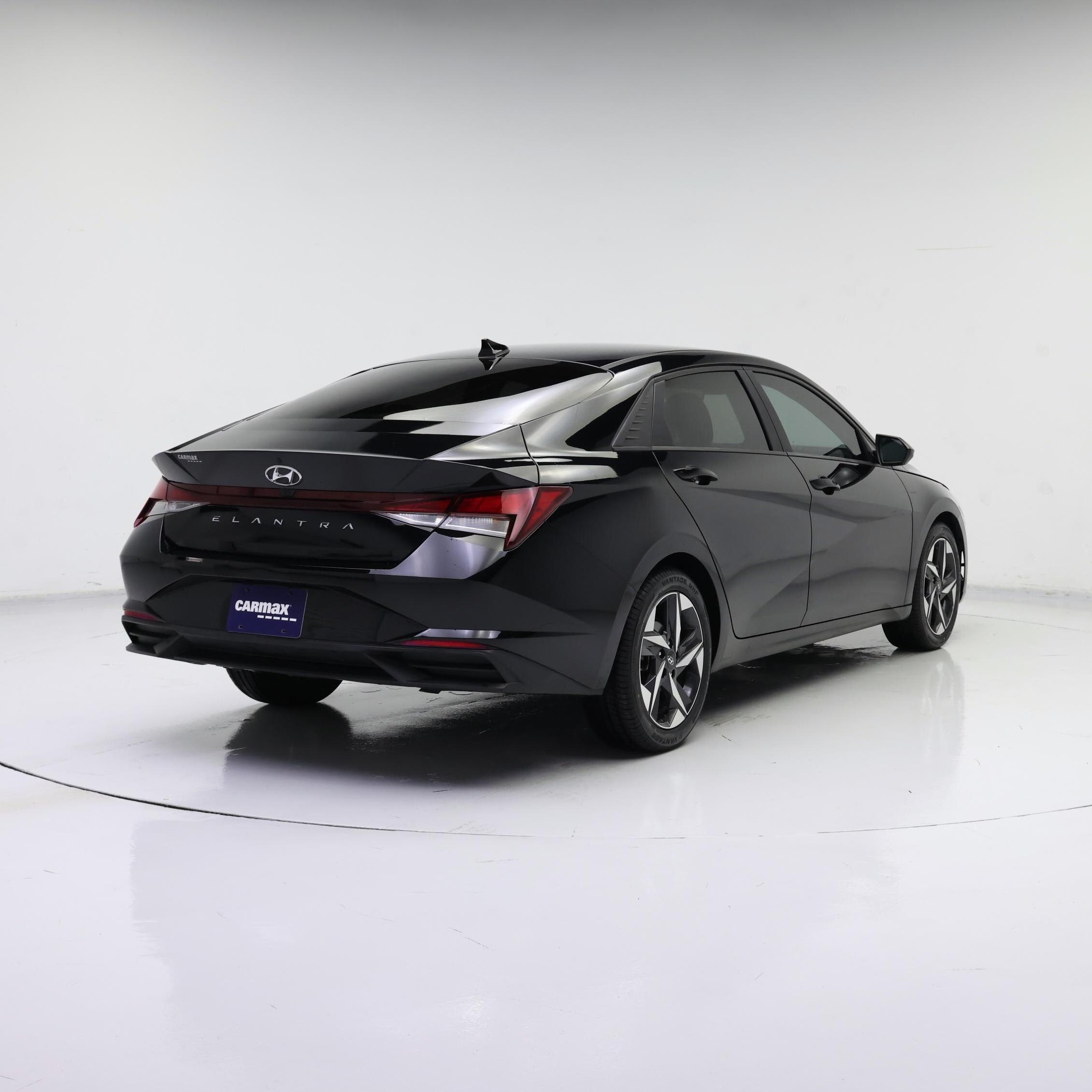 Thumbnail: 2023 Hyundai Elantra - 8