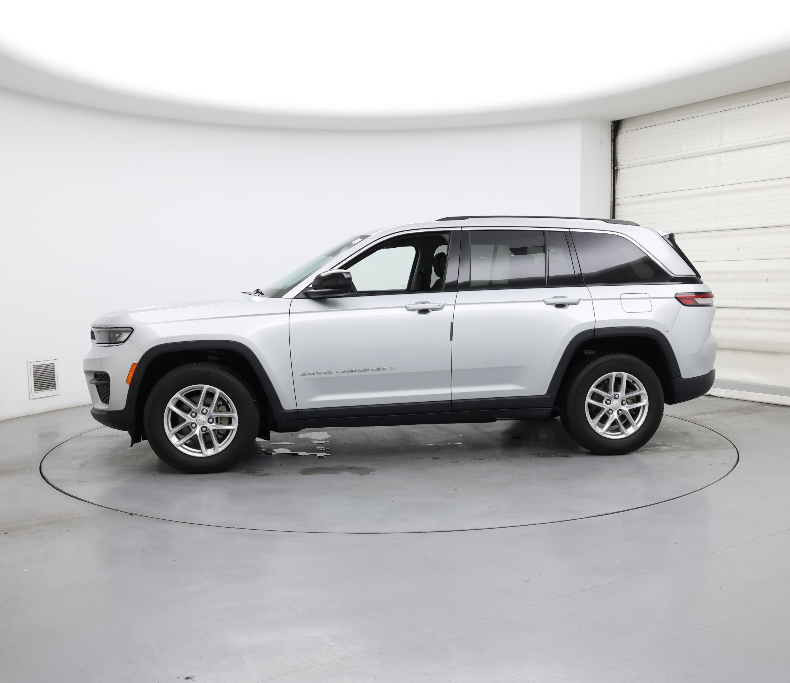 Thumbnail: 2023 Jeep Grand Cherokee - 3