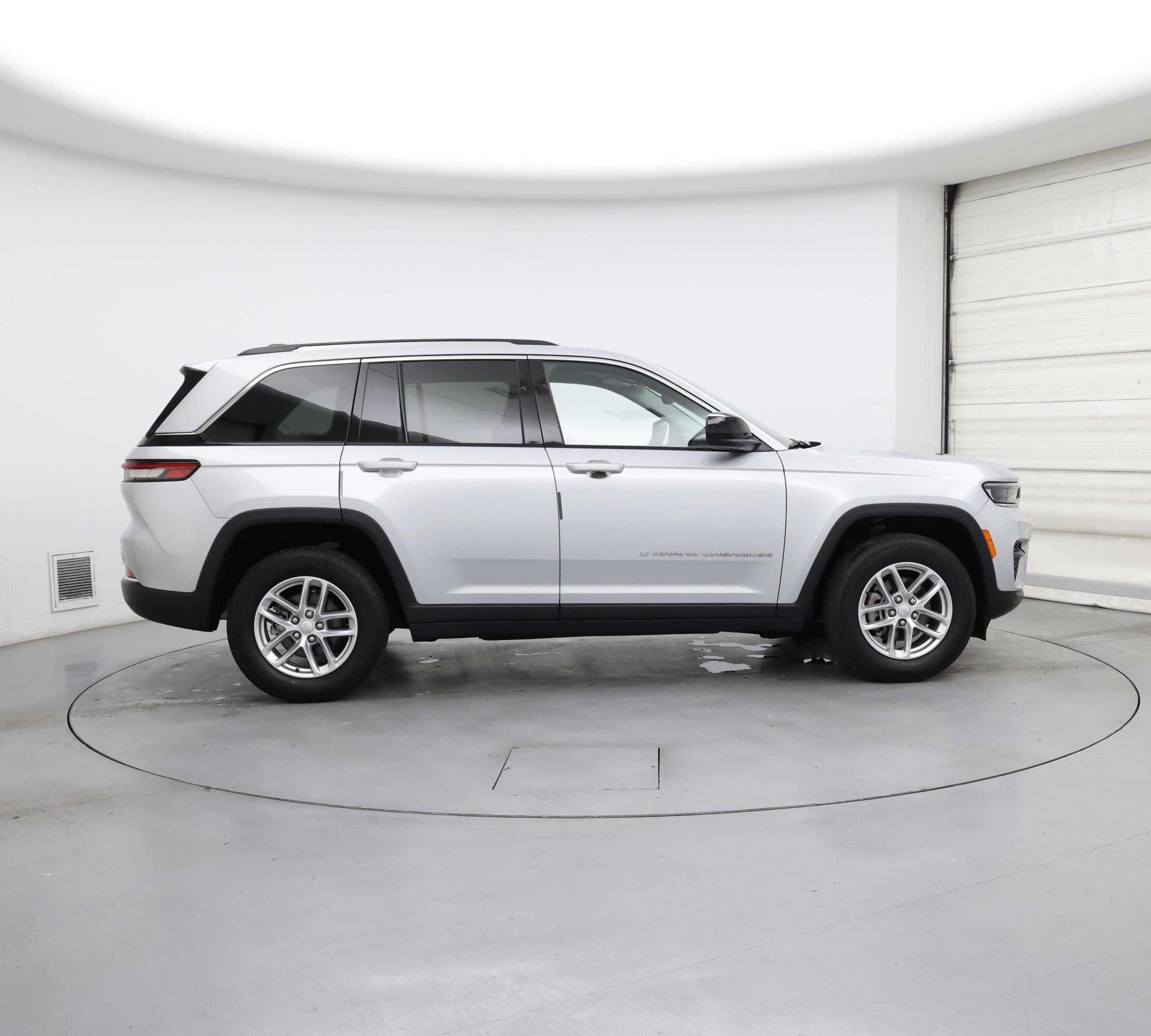 Thumbnail: 2023 Jeep Grand Cherokee - 7