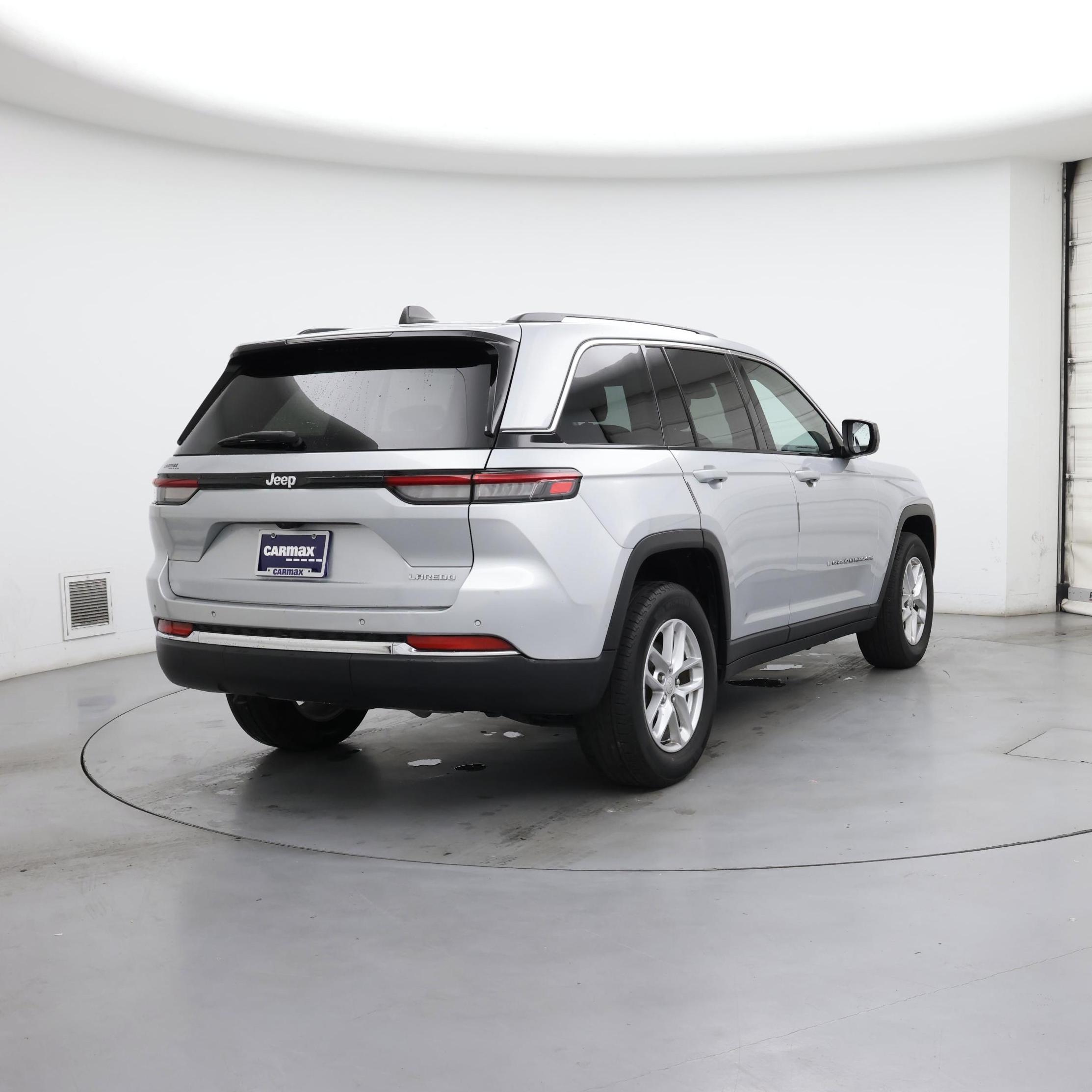 Thumbnail: 2023 Jeep Grand Cherokee - 8