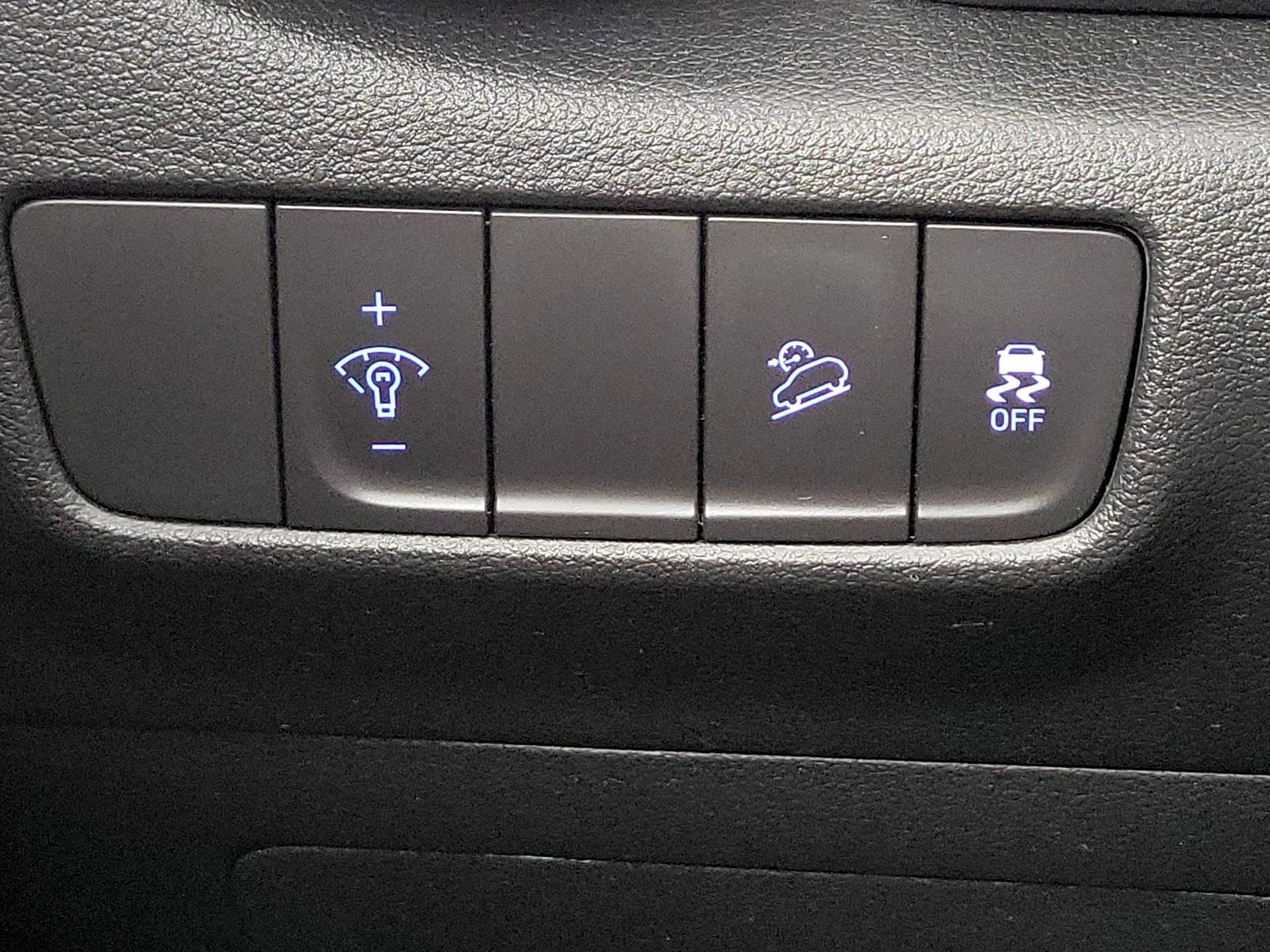 Thumbnail: 2022 Hyundai Kona - 13