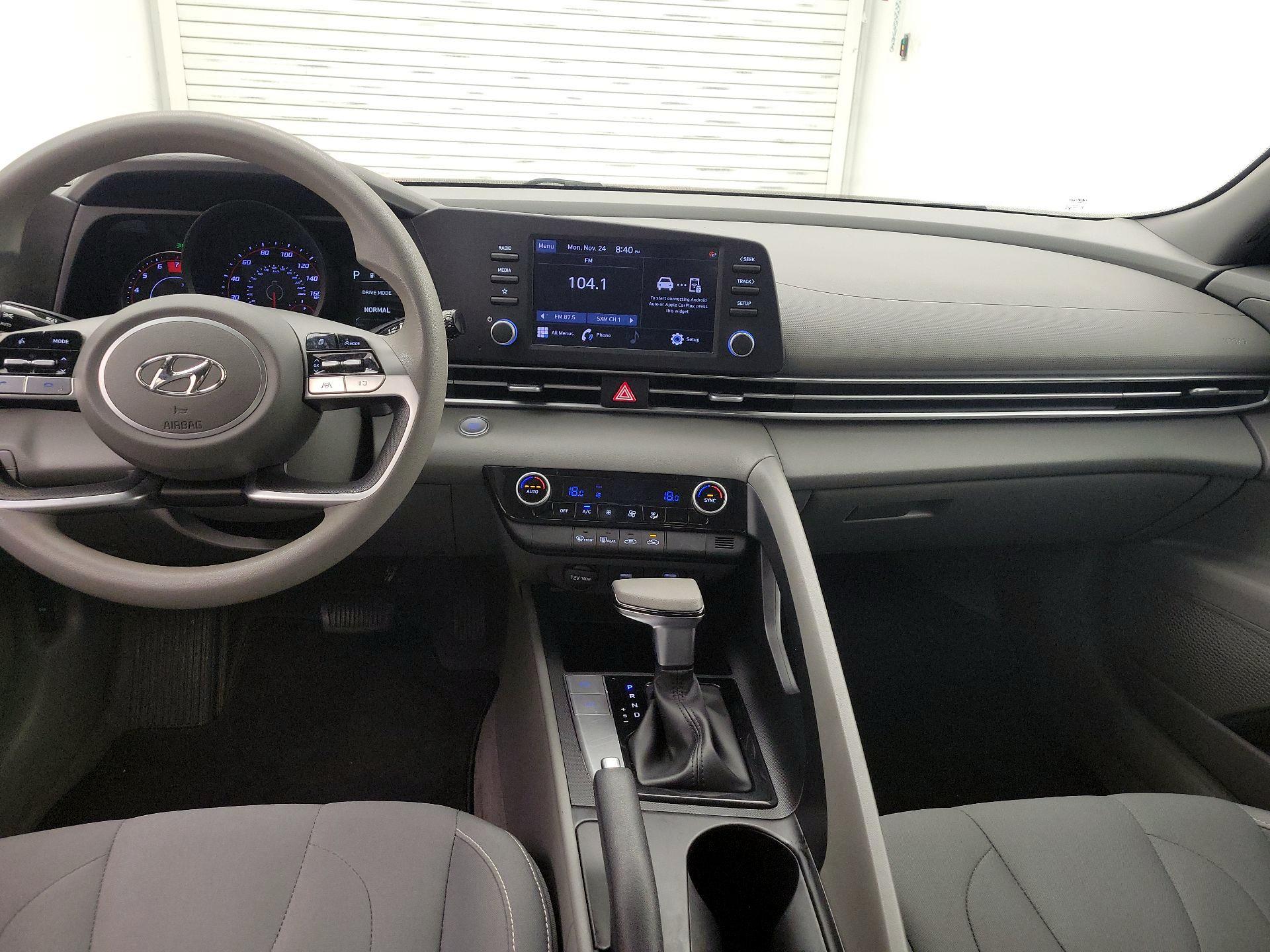 Thumbnail: 2022 Hyundai Elantra - 9