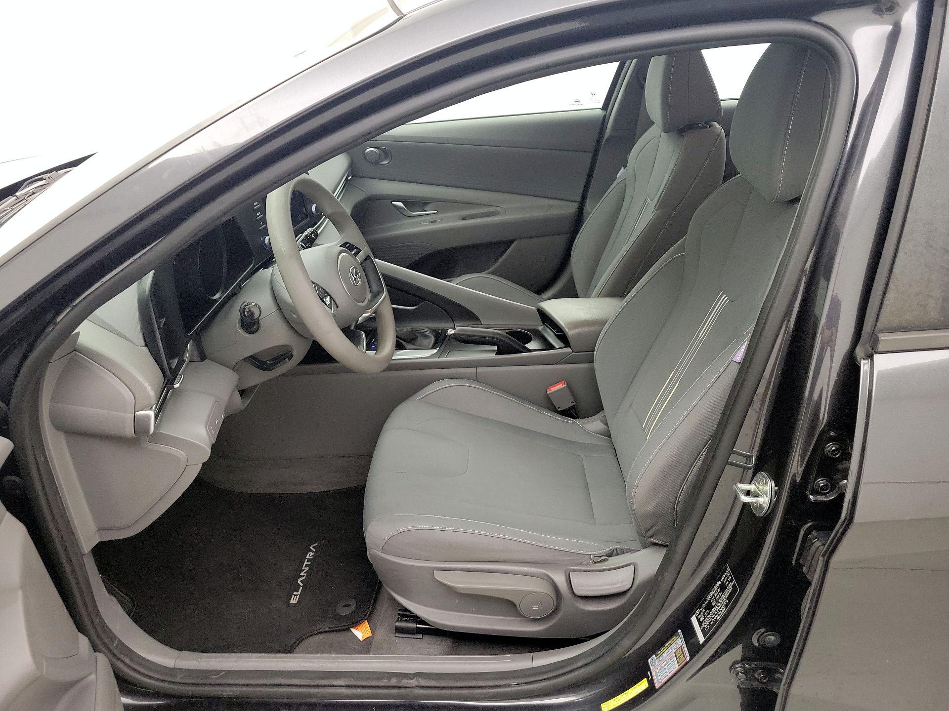 Thumbnail: 2022 Hyundai Elantra - 11