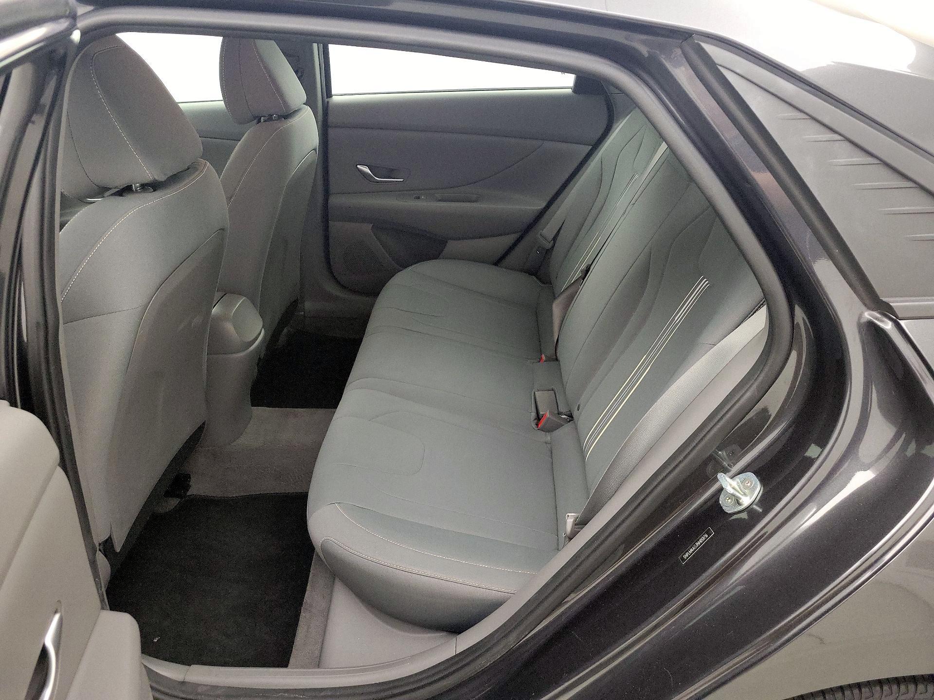 Thumbnail: 2022 Hyundai Elantra - 19