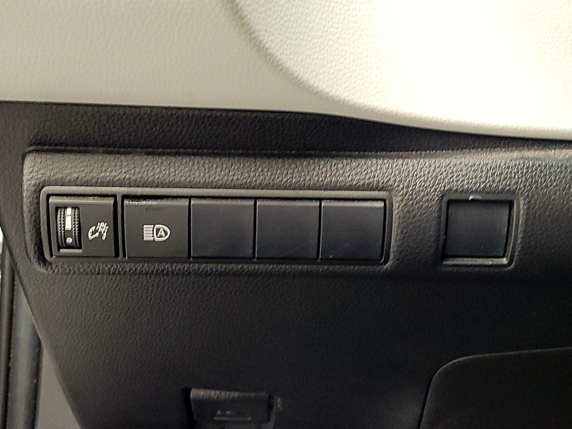 Thumbnail: 2022 Toyota Corolla - 13