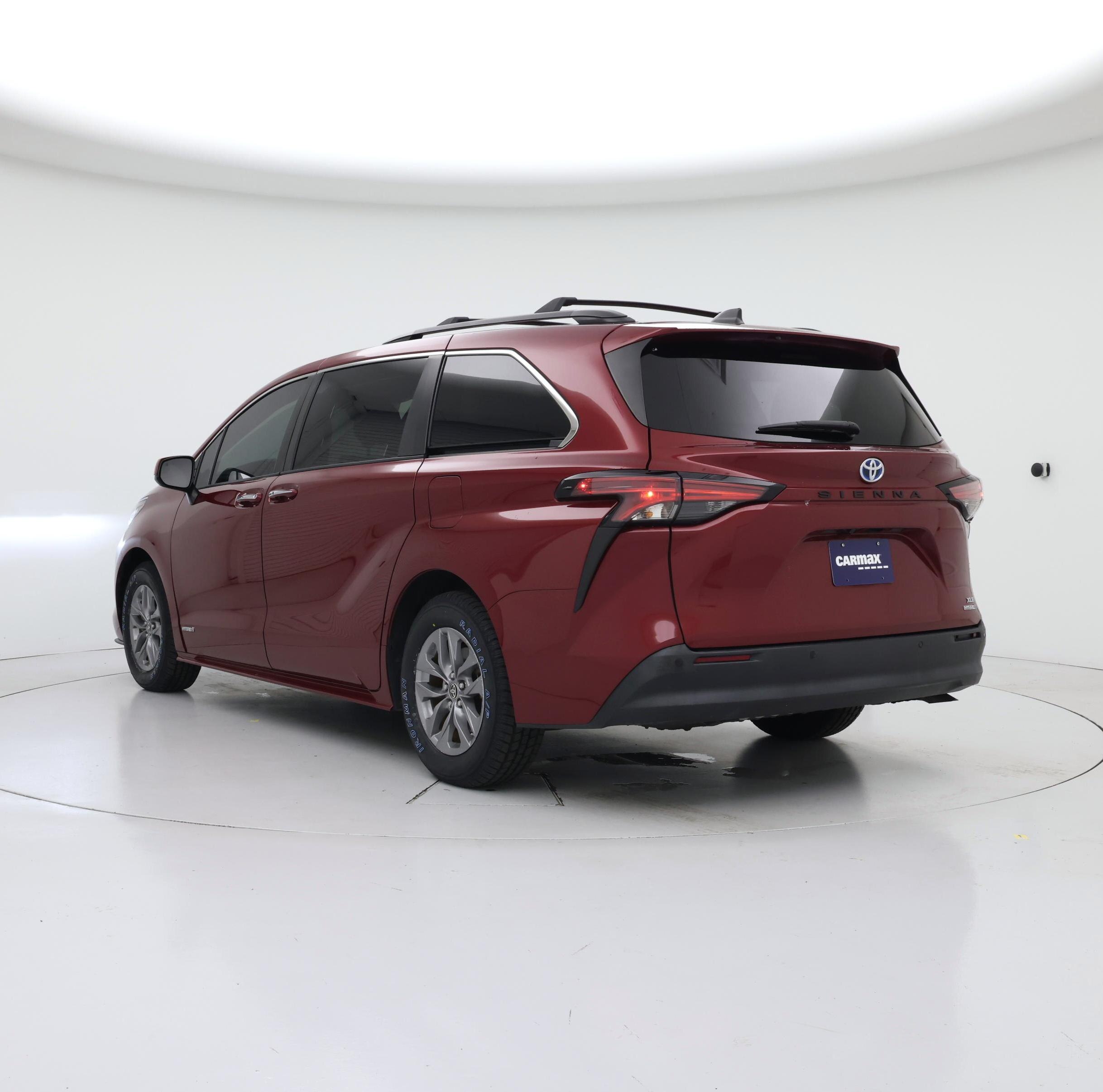 Thumbnail: 2021 Toyota Sienna - 2