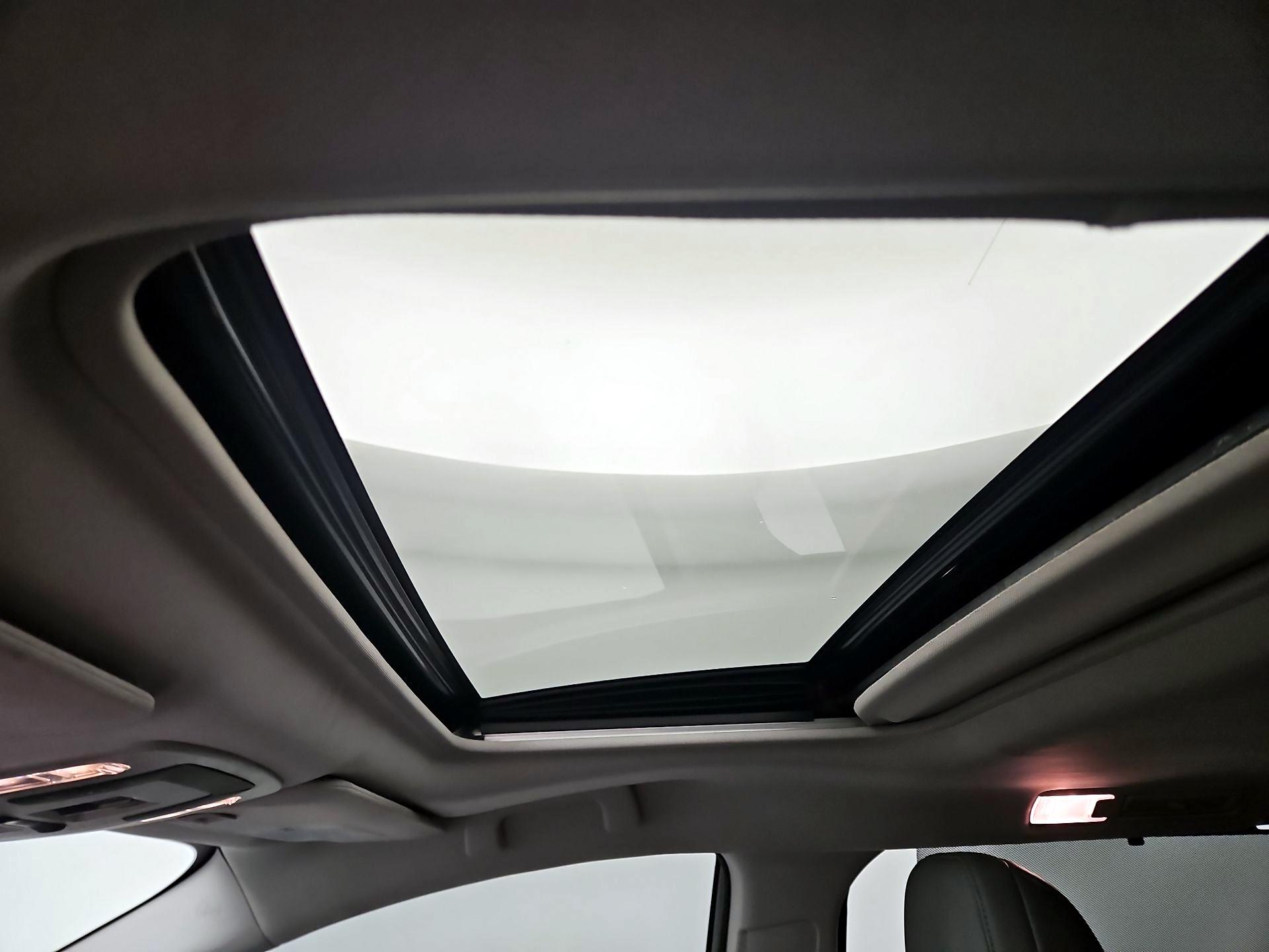 Thumbnail: 2021 Toyota Sienna - 19