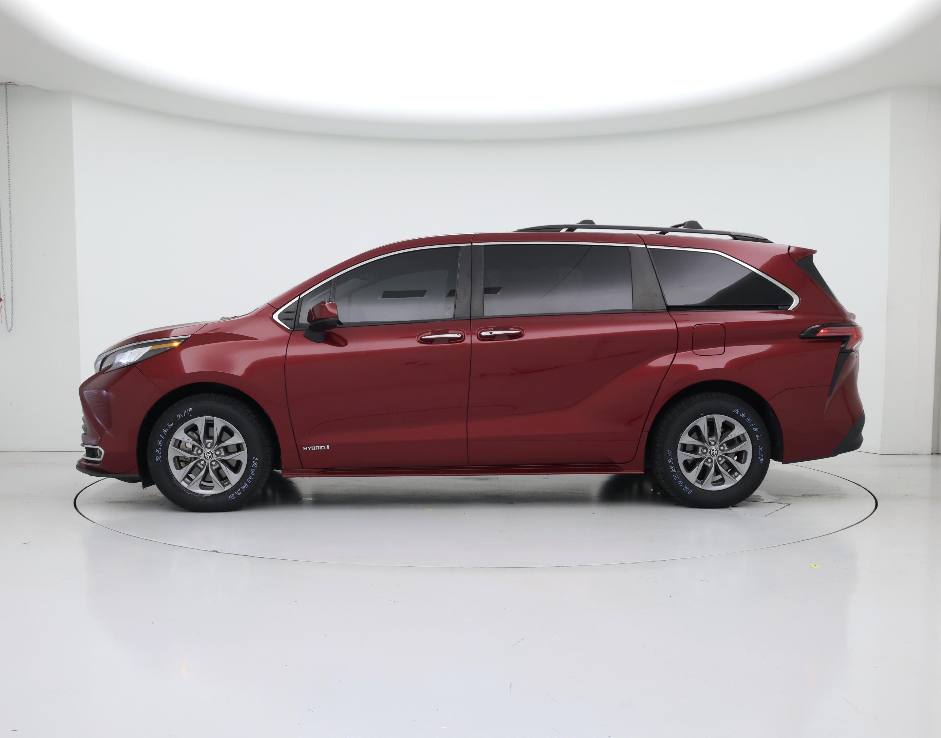 Thumbnail: 2021 Toyota Sienna - 3