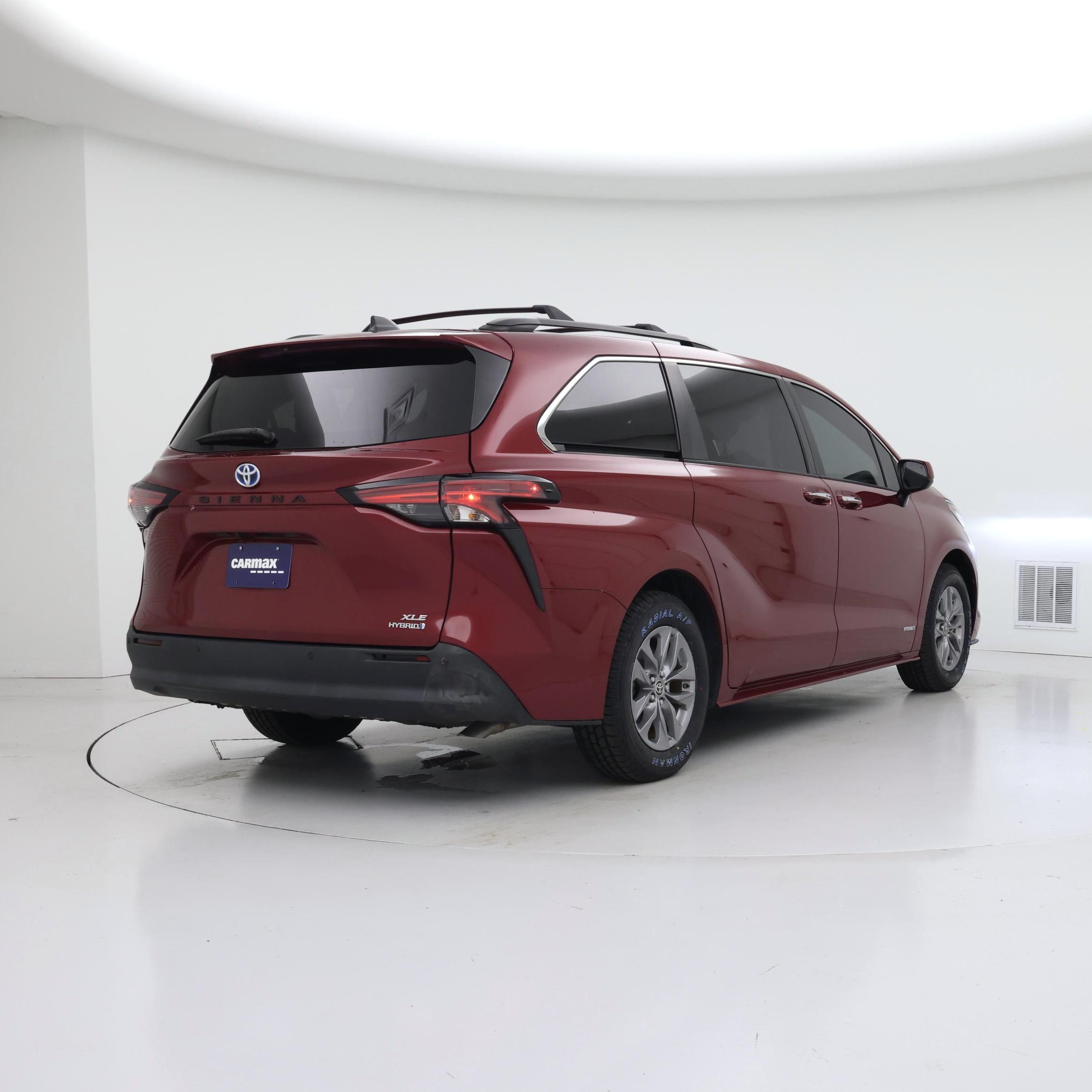 Thumbnail: 2021 Toyota Sienna - 8