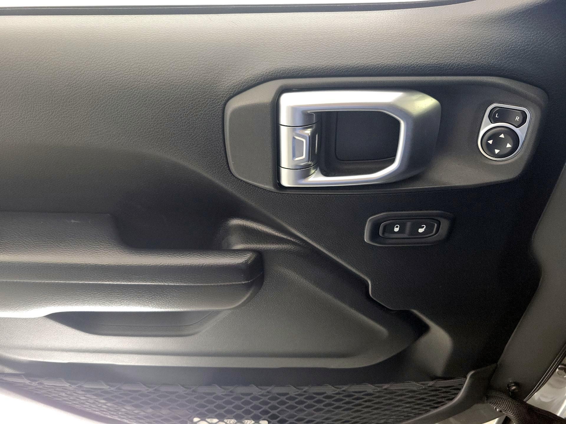 Thumbnail: 2020 Jeep Wrangler - 12