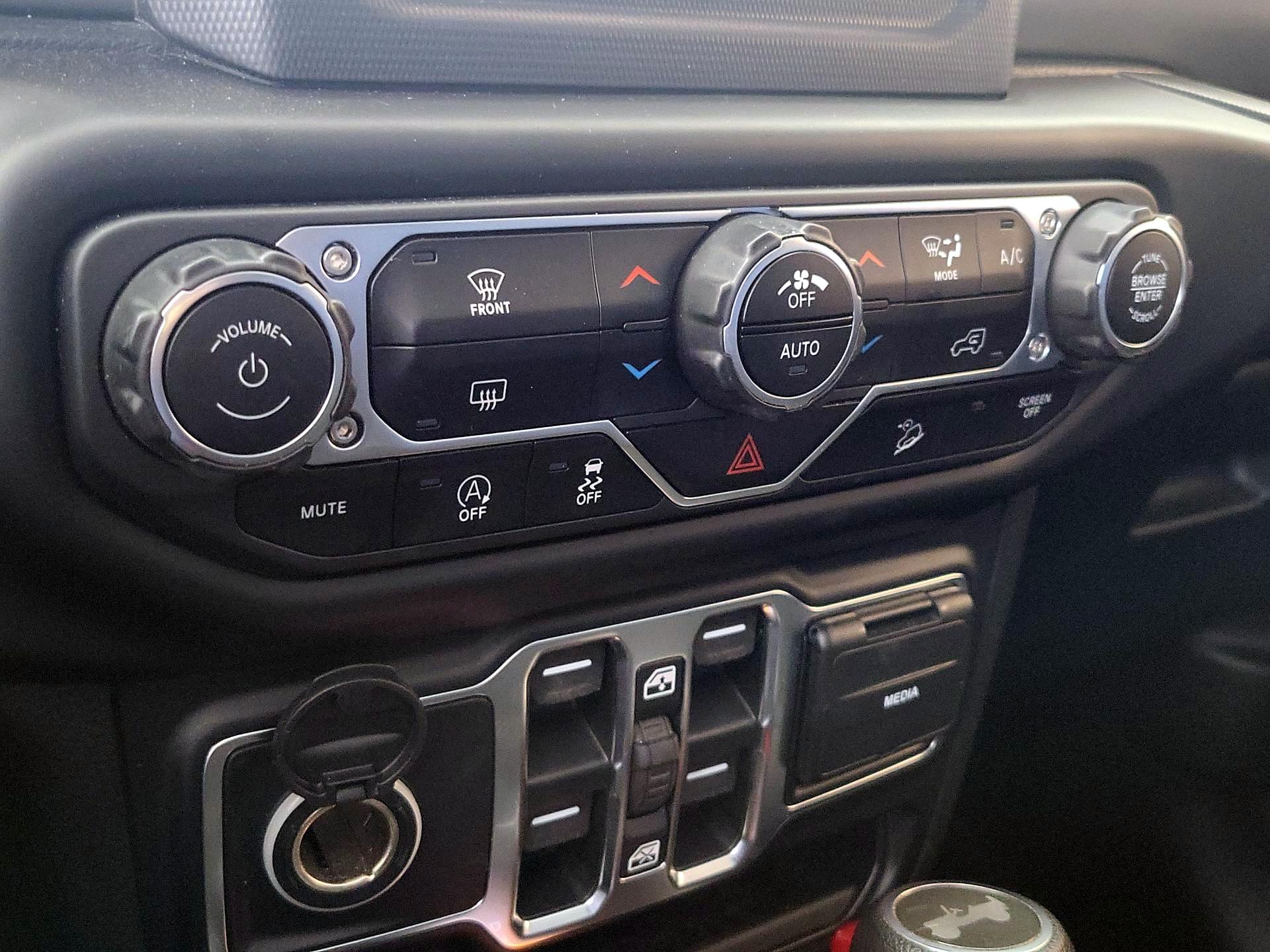 Thumbnail: 2020 Jeep Wrangler - 16