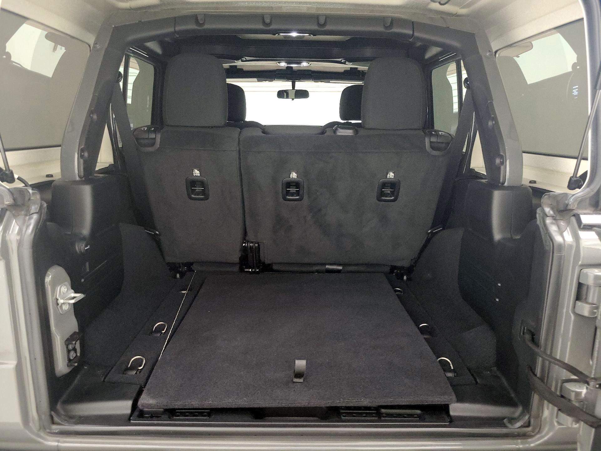 Thumbnail: 2020 Jeep Wrangler - 20