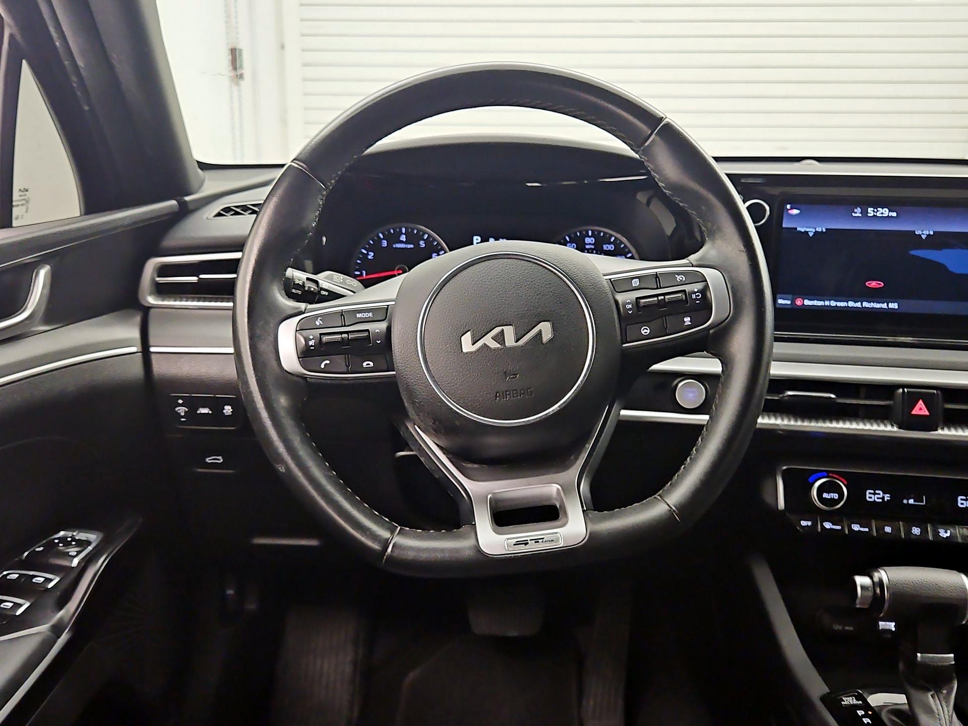 Thumbnail: 2023 Kia K5 - 10