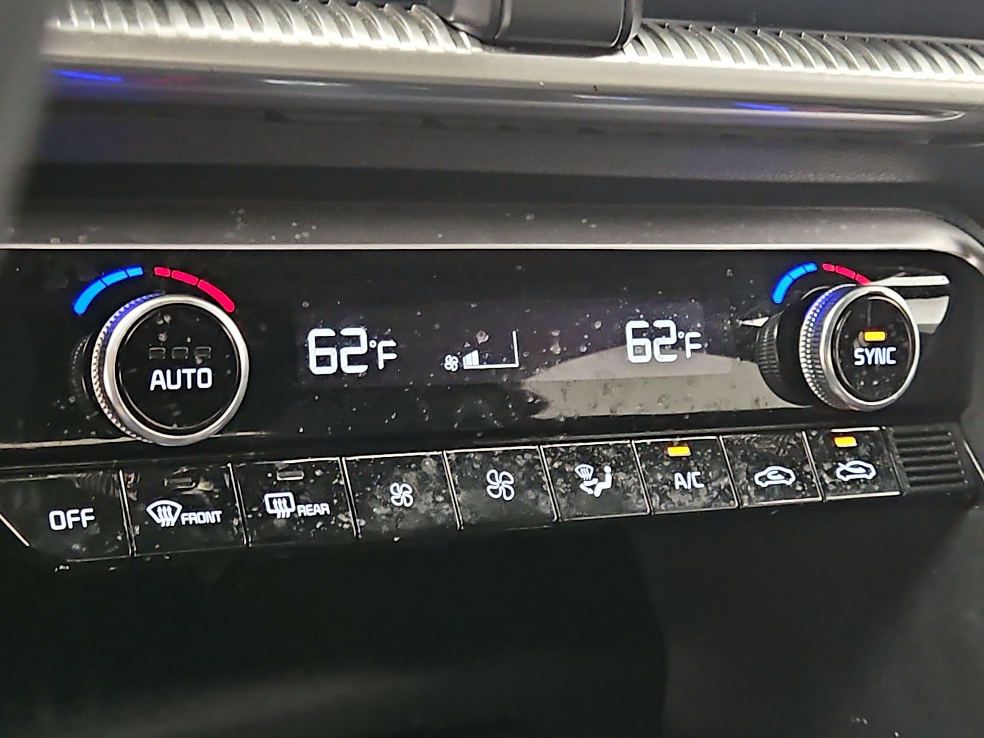 Thumbnail: 2023 Kia K5 - 17