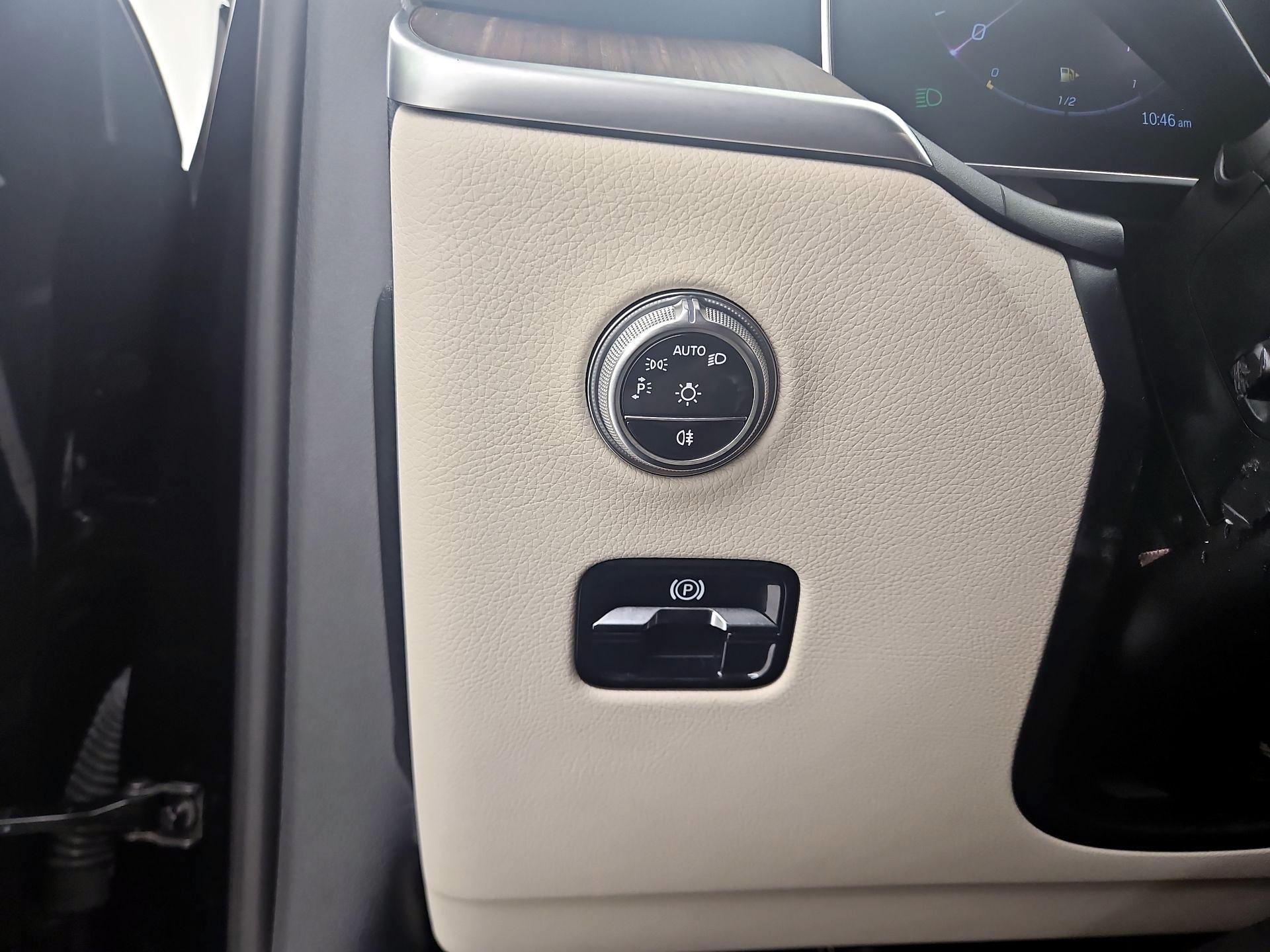 Thumbnail: 2024 Mercedes-Benz GLC - 13