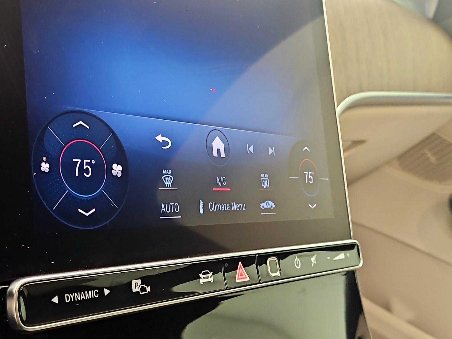 Thumbnail: 2024 Mercedes-Benz GLC - 16