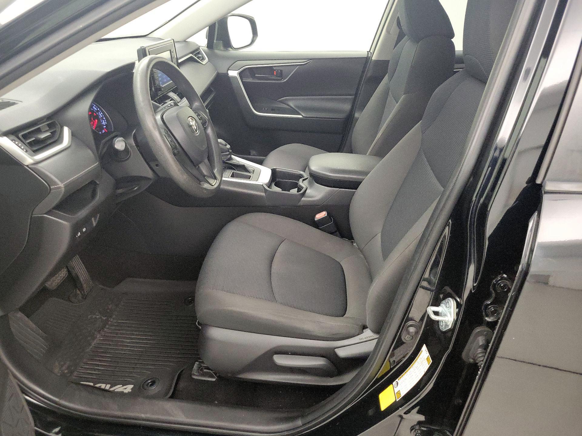 Thumbnail: 2020 Toyota RAV4 - 11