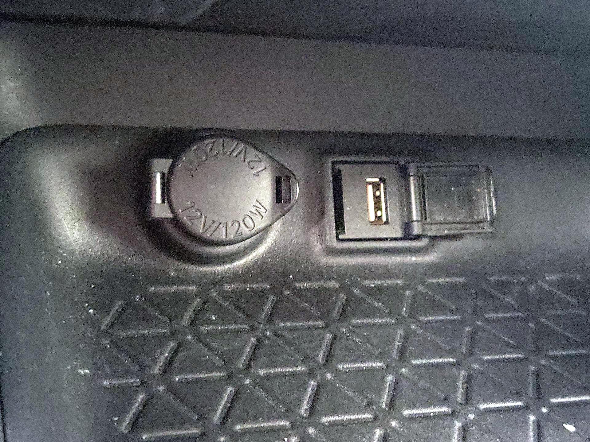 Thumbnail: 2020 Toyota RAV4 - 18