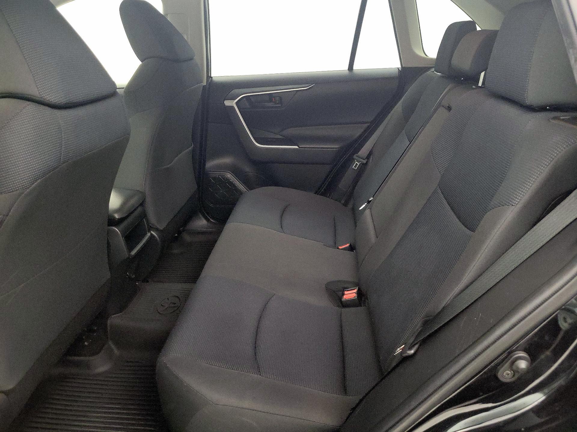 Thumbnail: 2020 Toyota RAV4 - 19