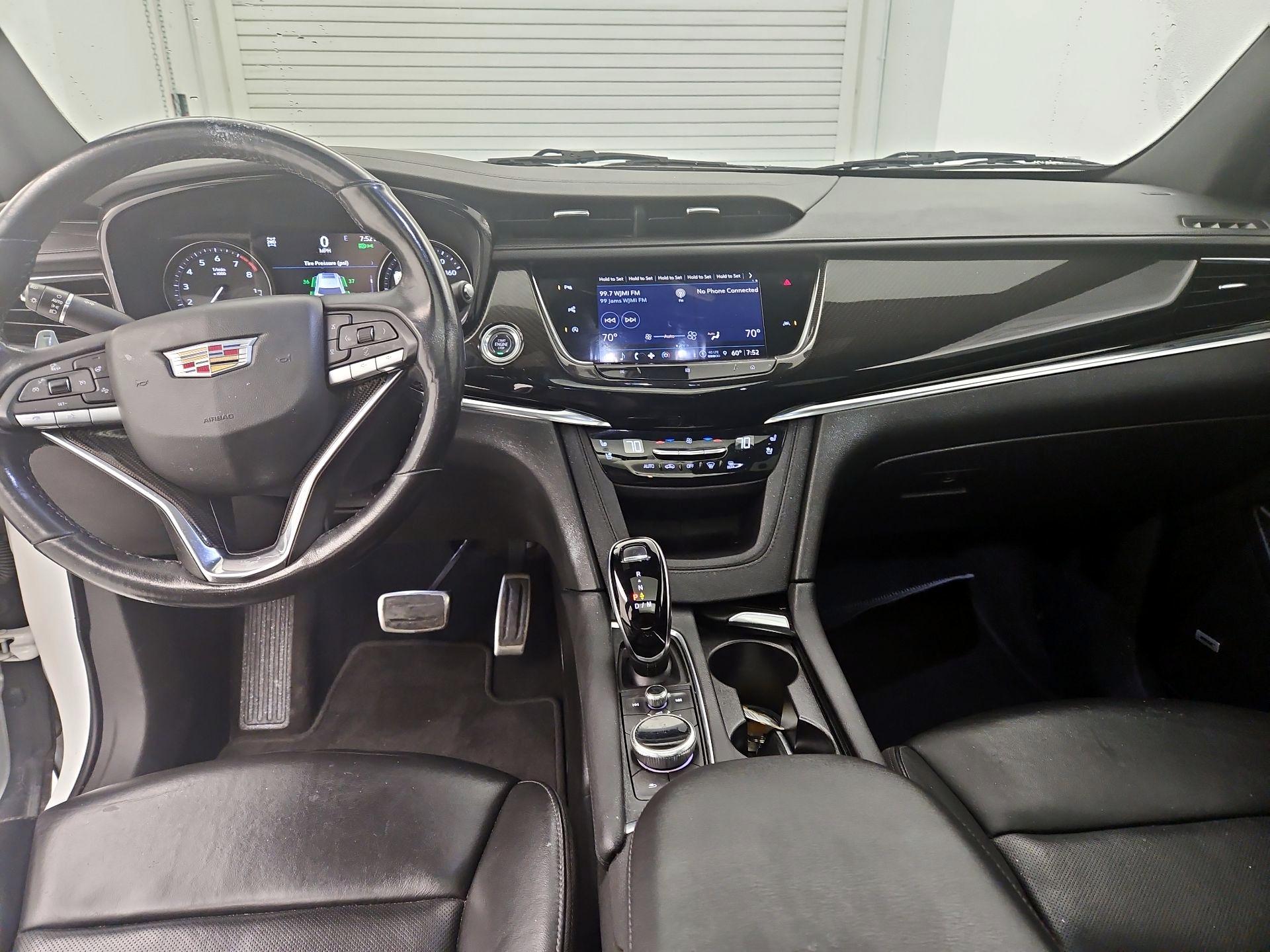 Thumbnail: 2021 Cadillac XT6 - 9