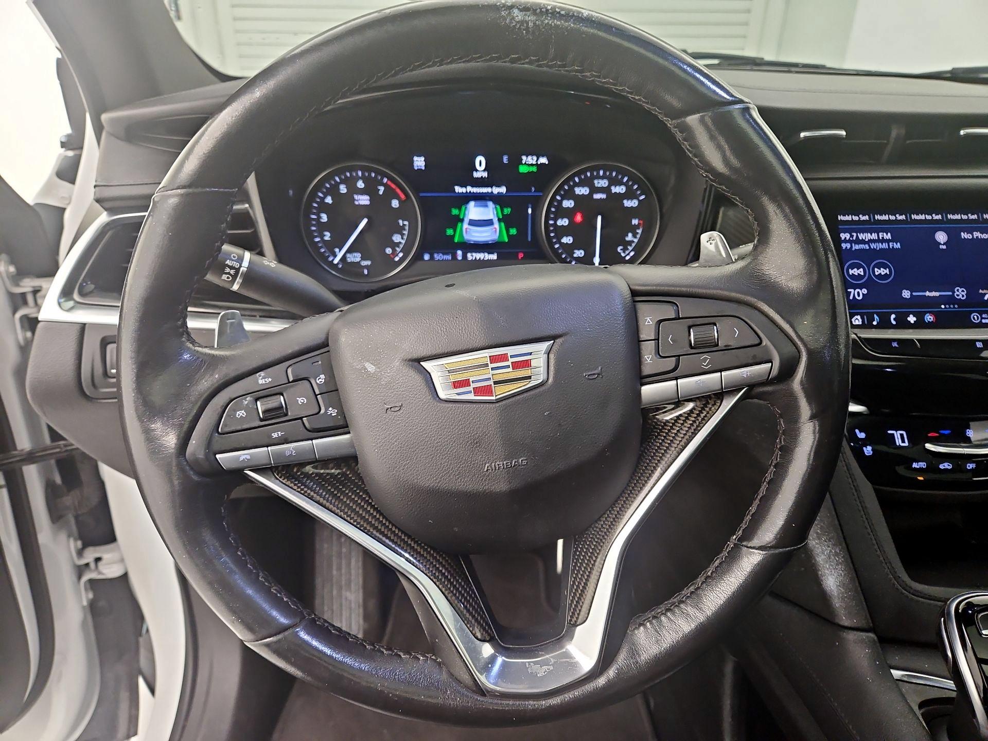 Thumbnail: 2021 Cadillac XT6 - 10