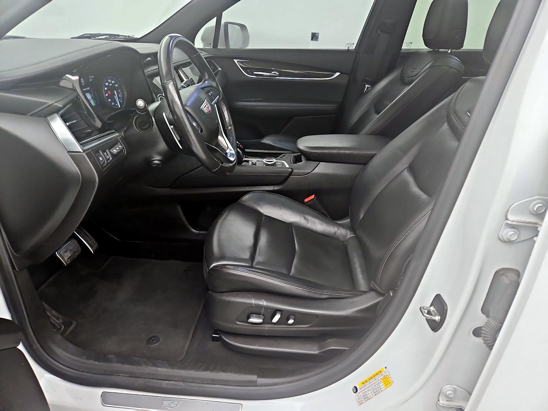 Thumbnail: 2021 Cadillac XT6 - 11