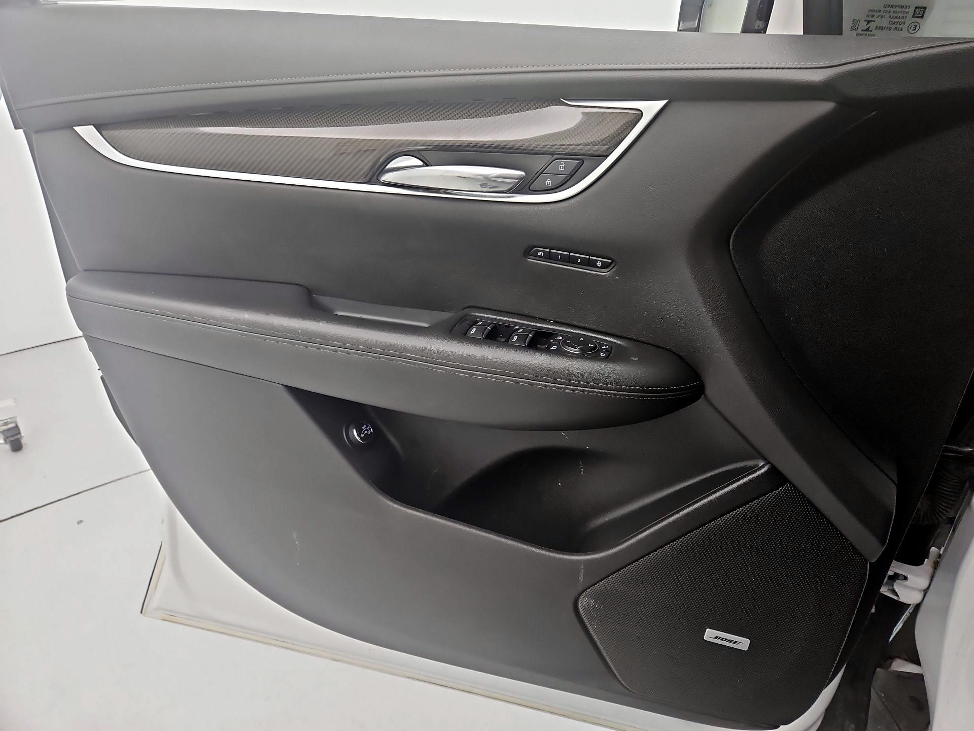 Thumbnail: 2021 Cadillac XT6 - 12