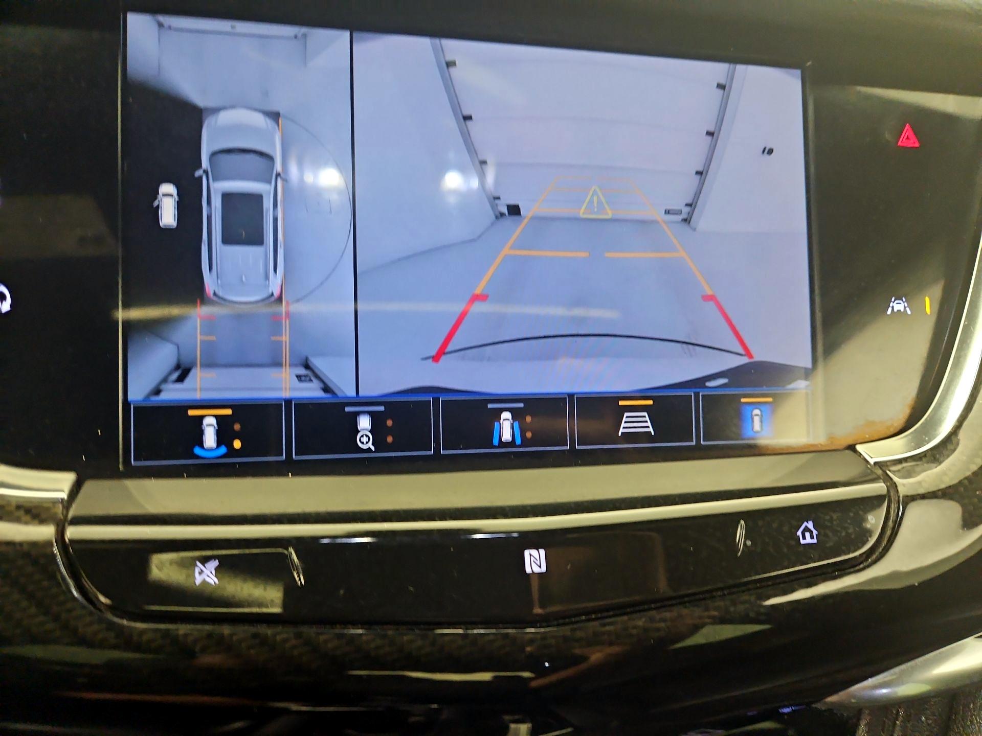 Thumbnail: 2021 Cadillac XT6 - 14