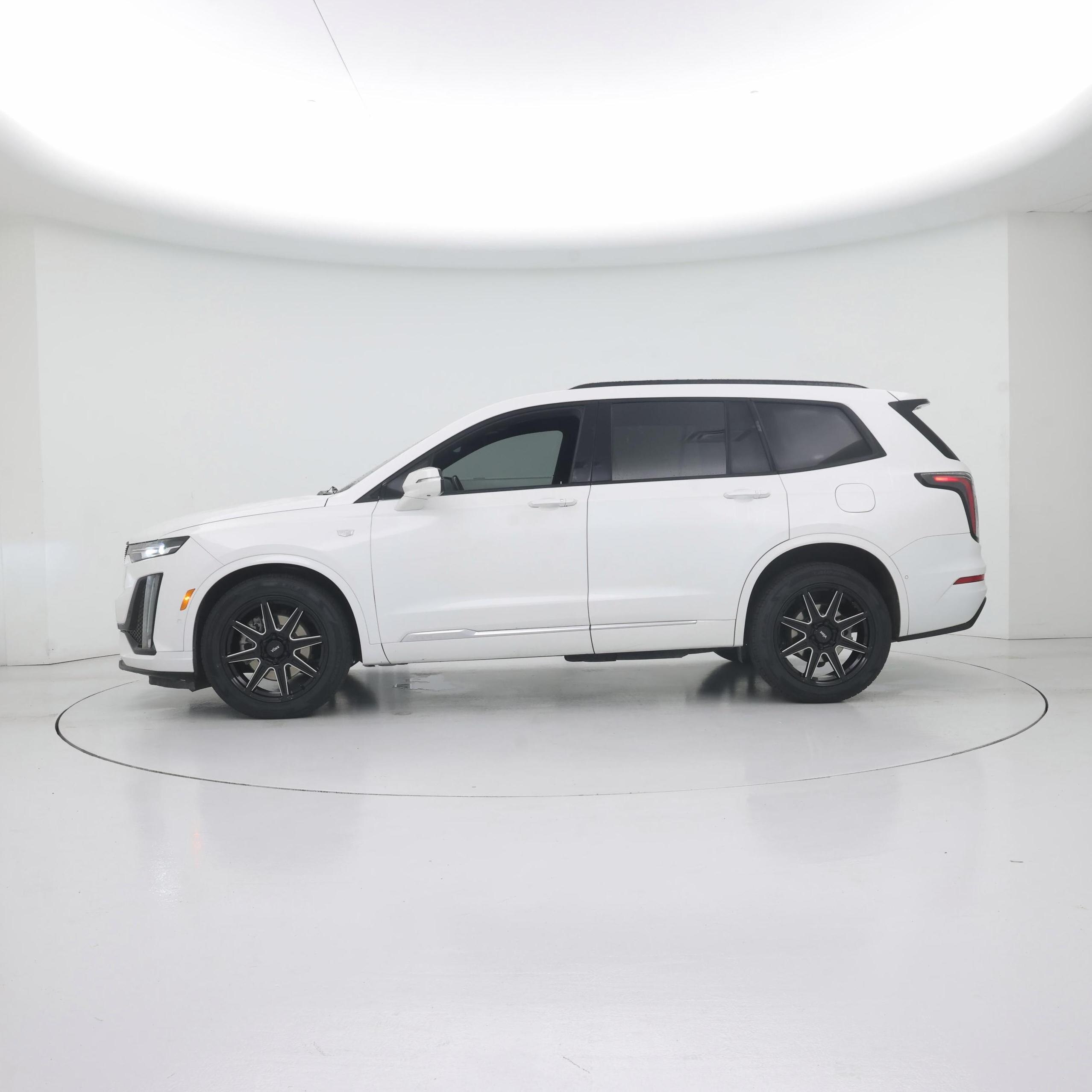 Thumbnail: 2021 Cadillac XT6 - 3