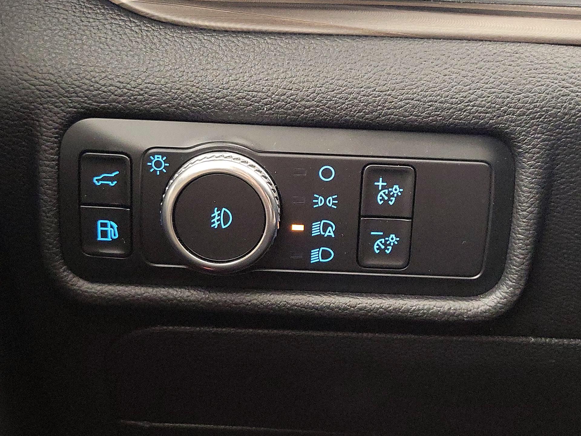 Thumbnail: 2021 Ford Explorer - 13