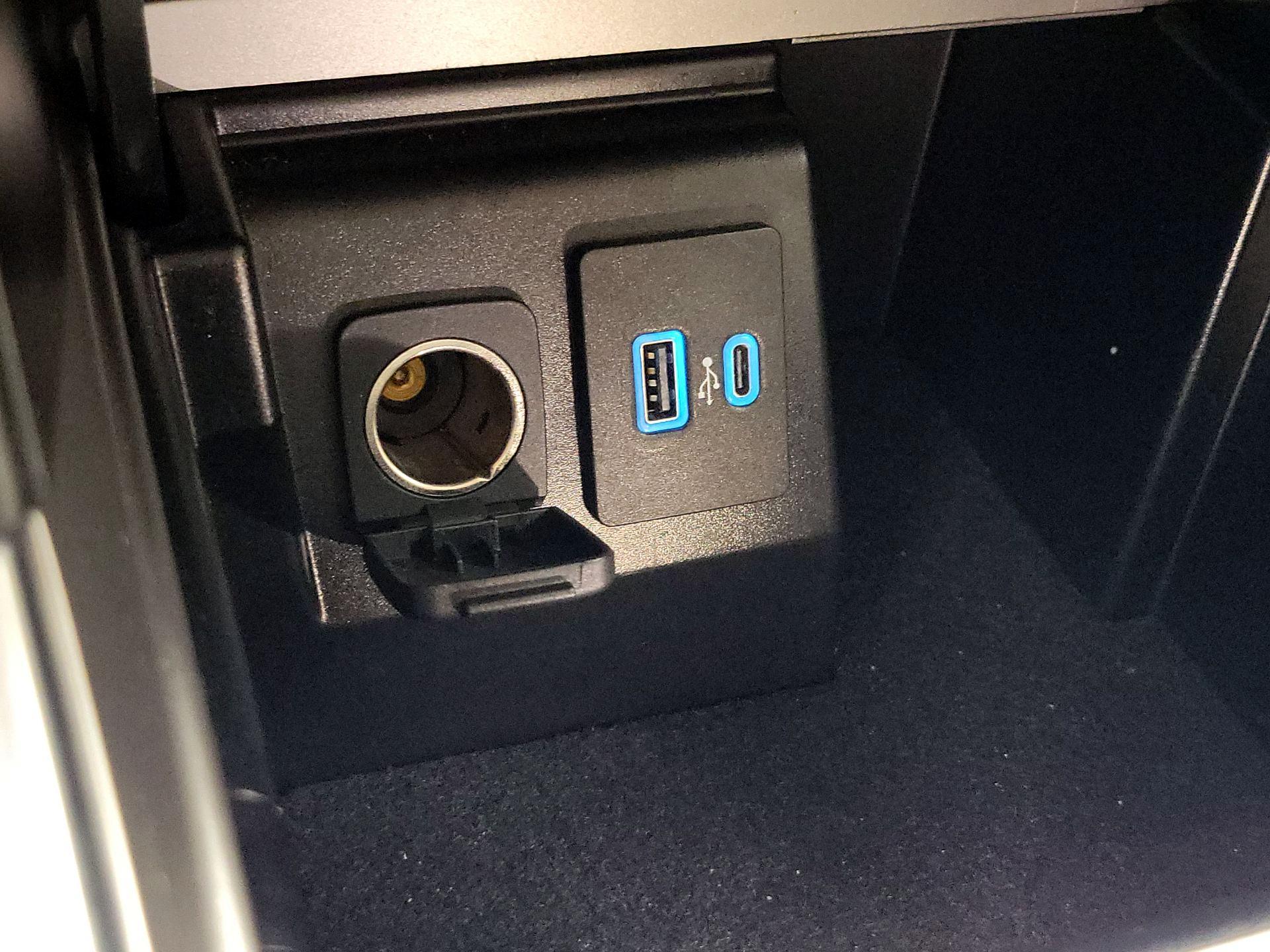 Thumbnail: 2021 Ford Explorer - 19