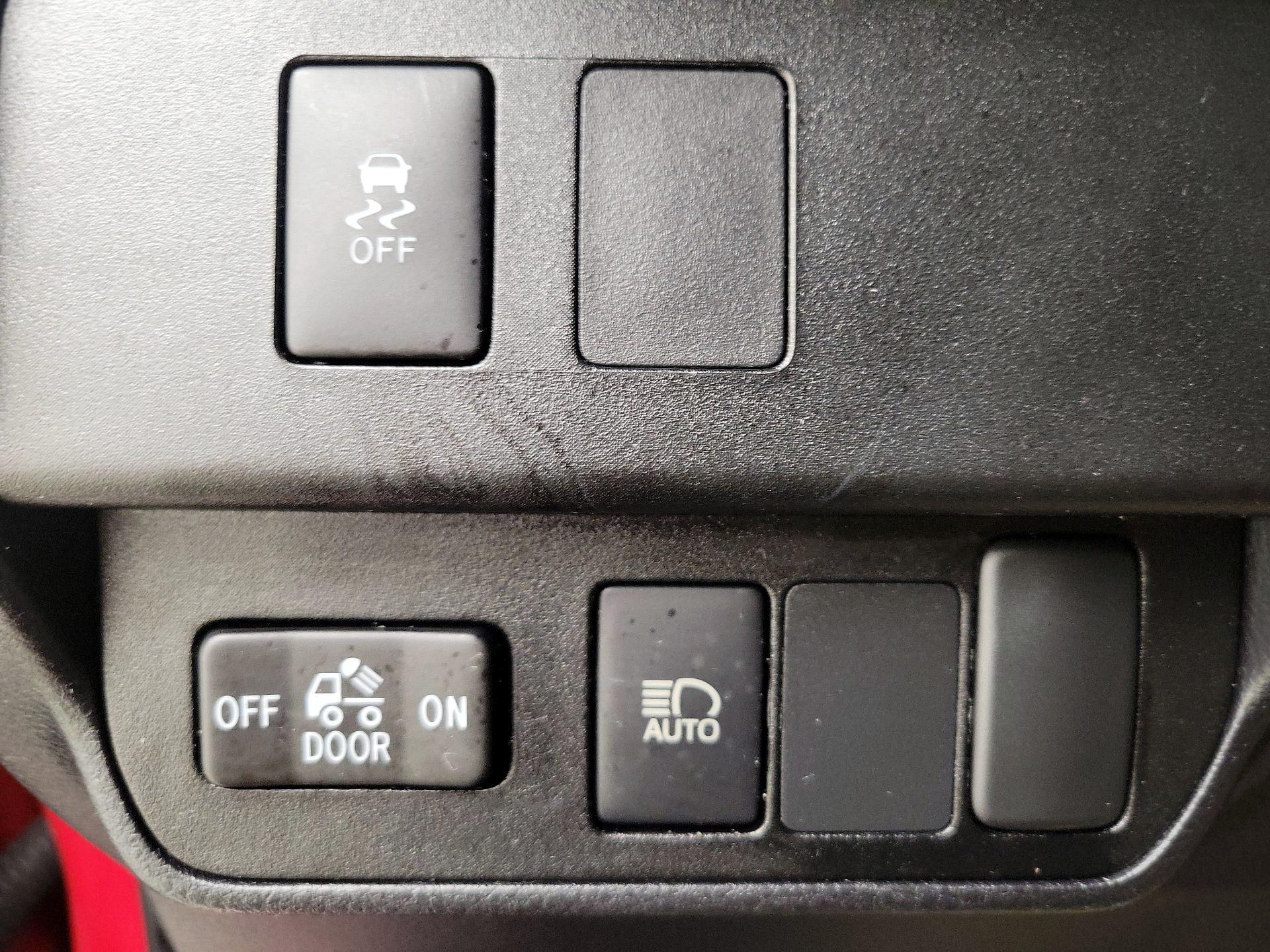 Thumbnail: 2022 Toyota Tacoma - 13