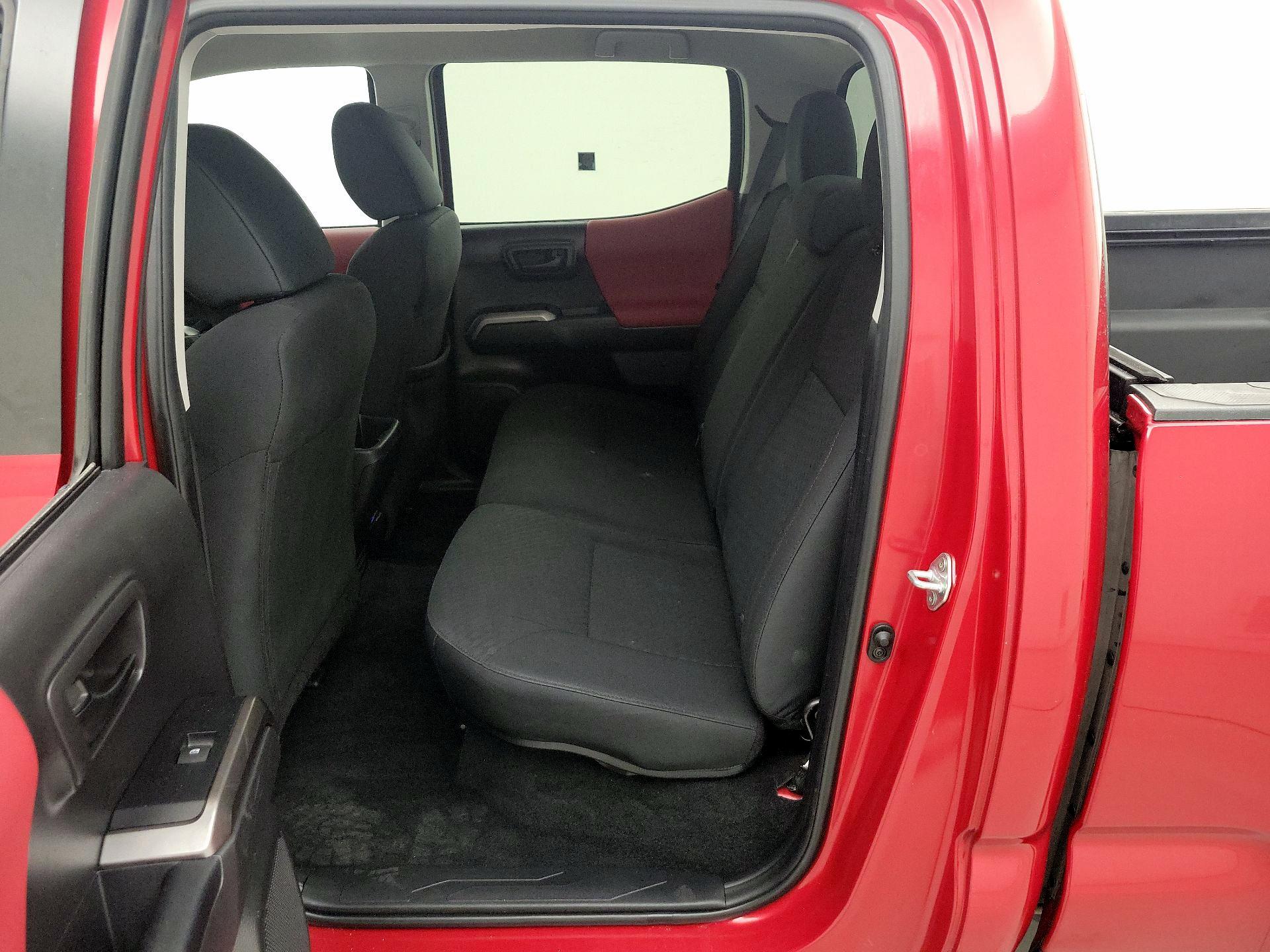 Thumbnail: 2022 Toyota Tacoma - 19