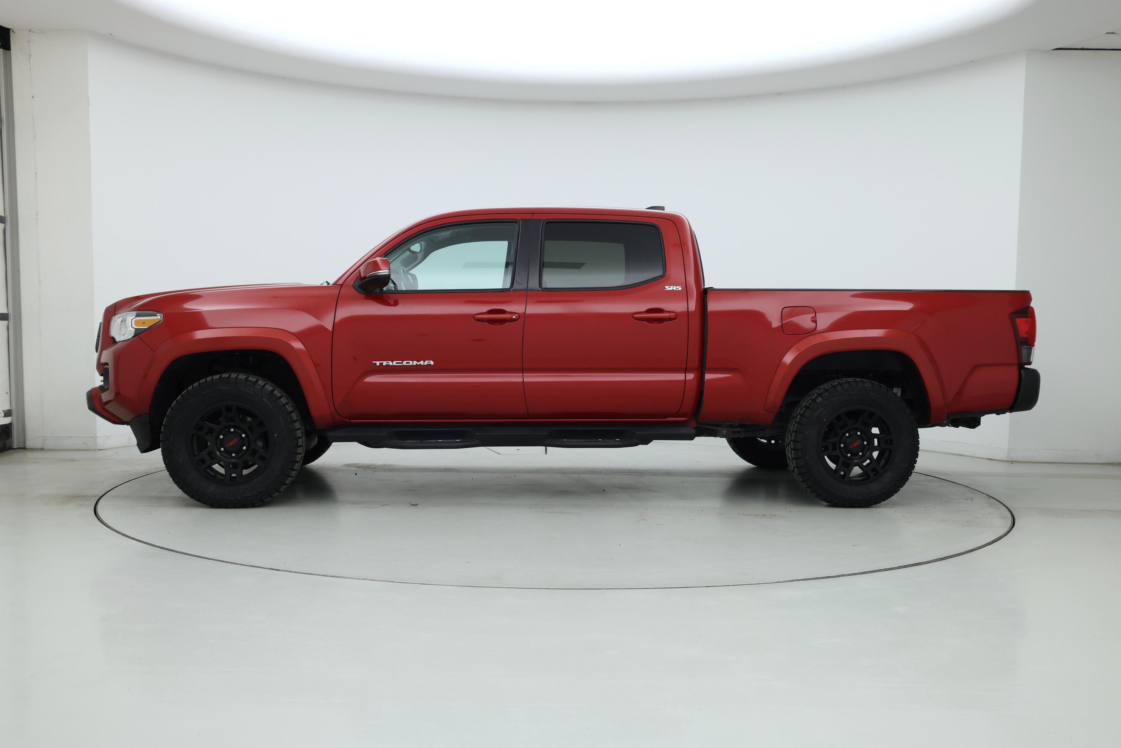 Thumbnail: 2022 Toyota Tacoma - 3
