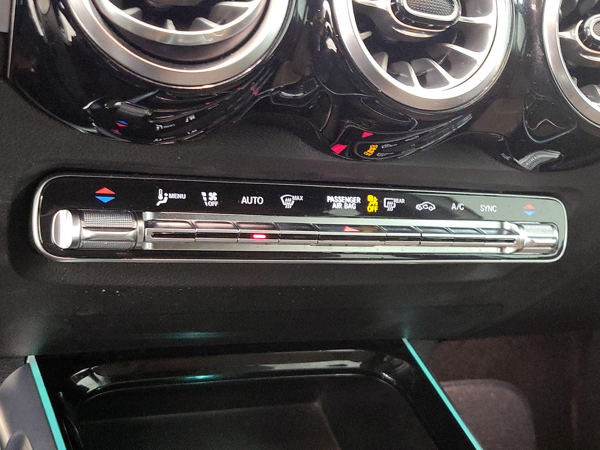 Thumbnail: 2022 Mercedes-Benz GLB - 16