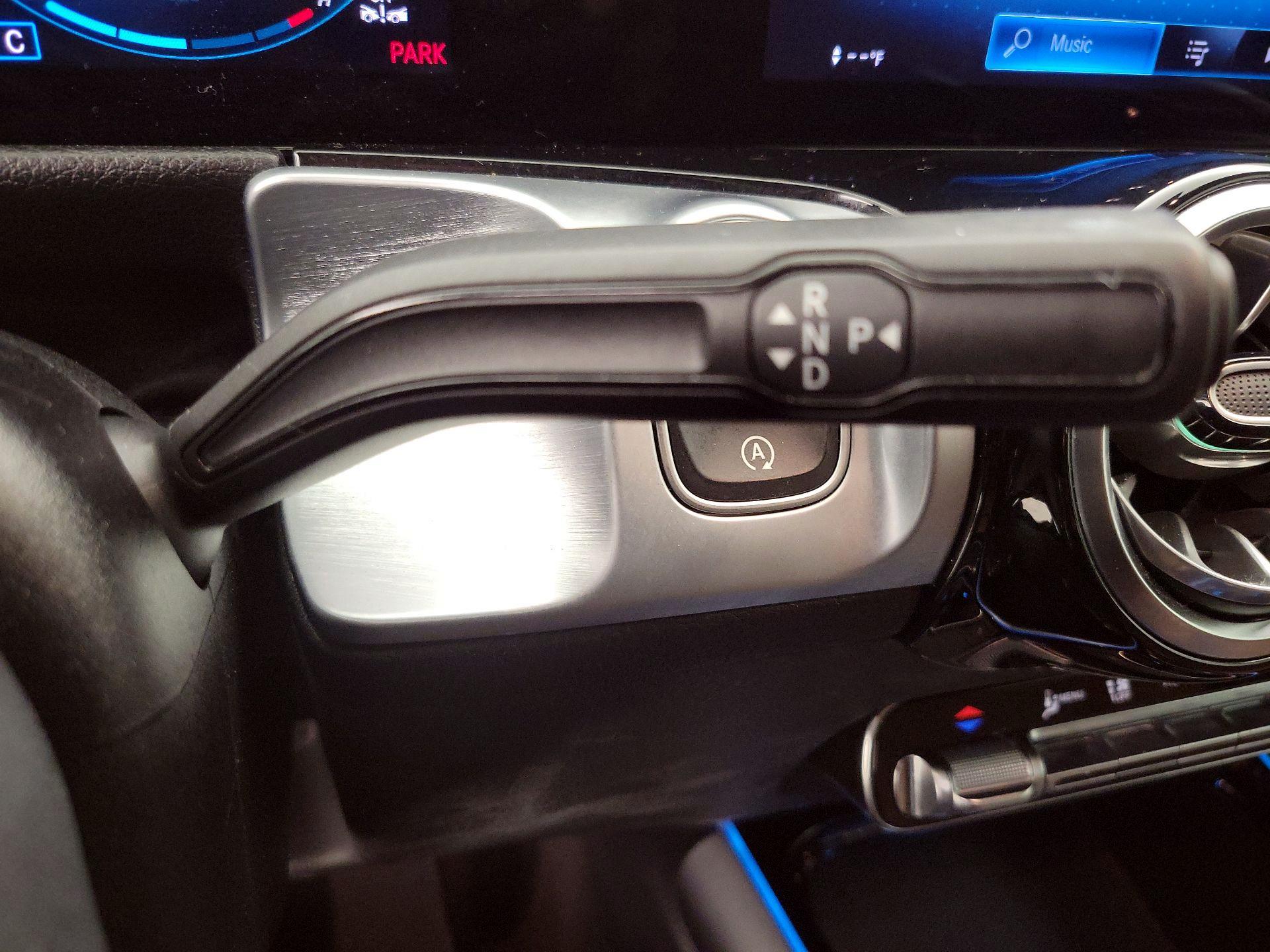 Thumbnail: 2022 Mercedes-Benz GLB - 17