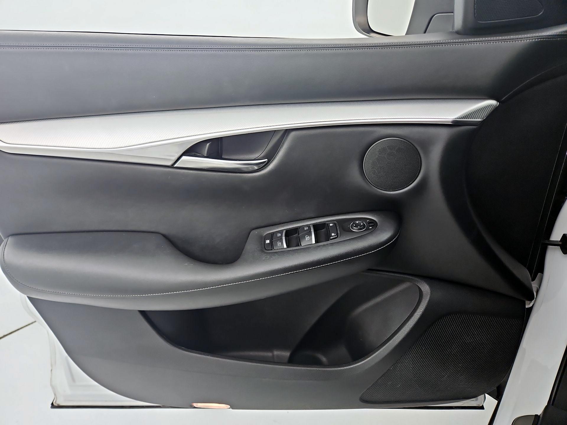 Thumbnail: 2020 INFINITI QX50 - 12