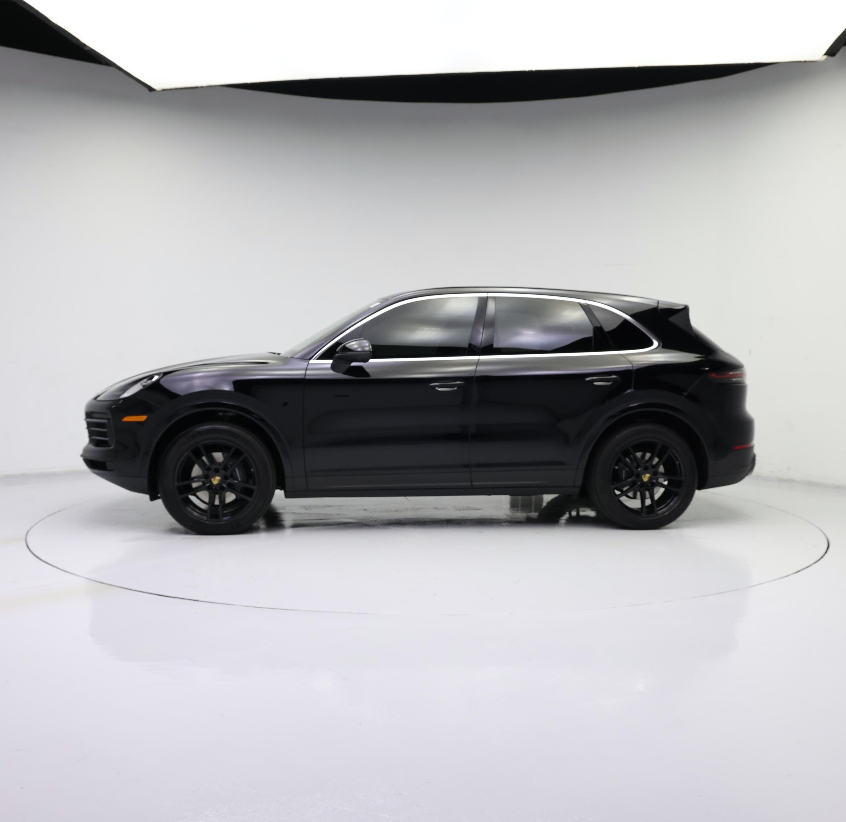 Thumbnail: 2019 Porsche Cayenne - 3