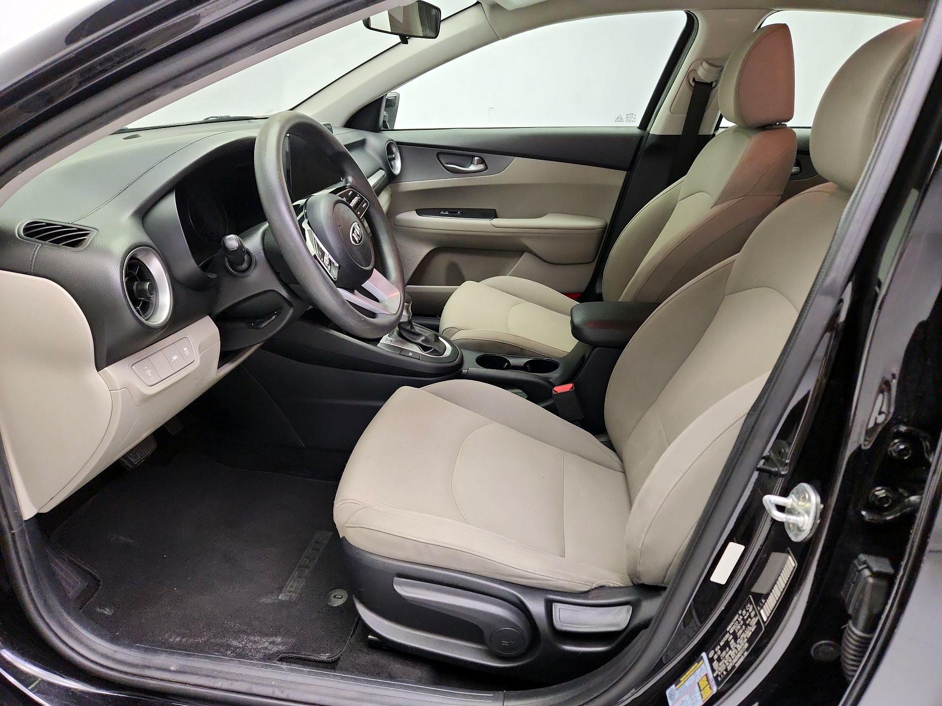 Thumbnail: 2019 Kia Forte - 11