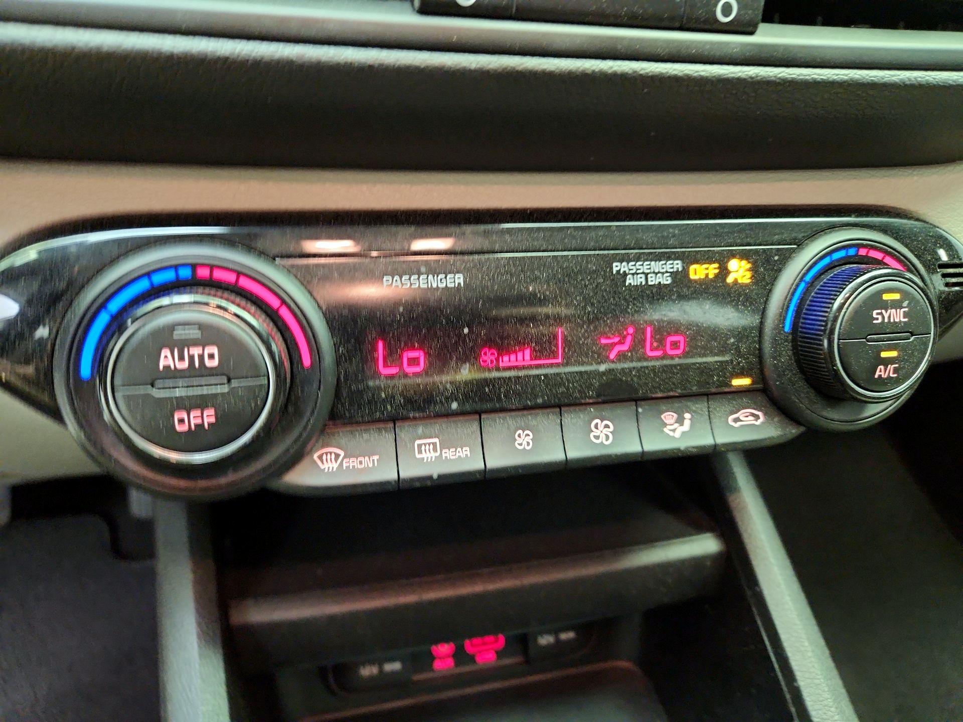 Thumbnail: 2019 Kia Forte - 16