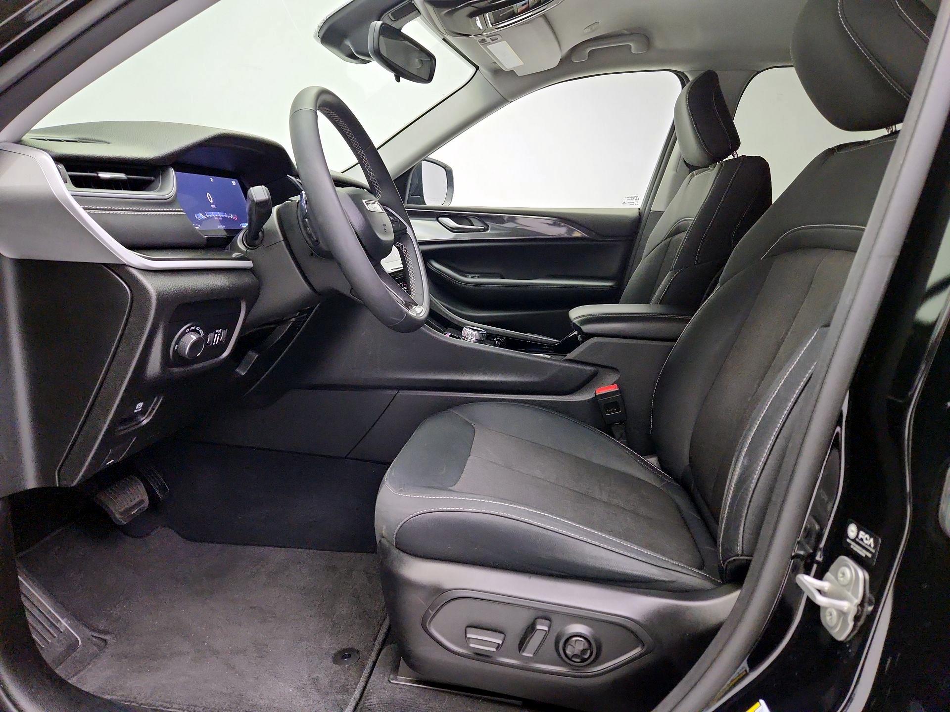 Thumbnail: 2023 Jeep Grand Cherokee - 11