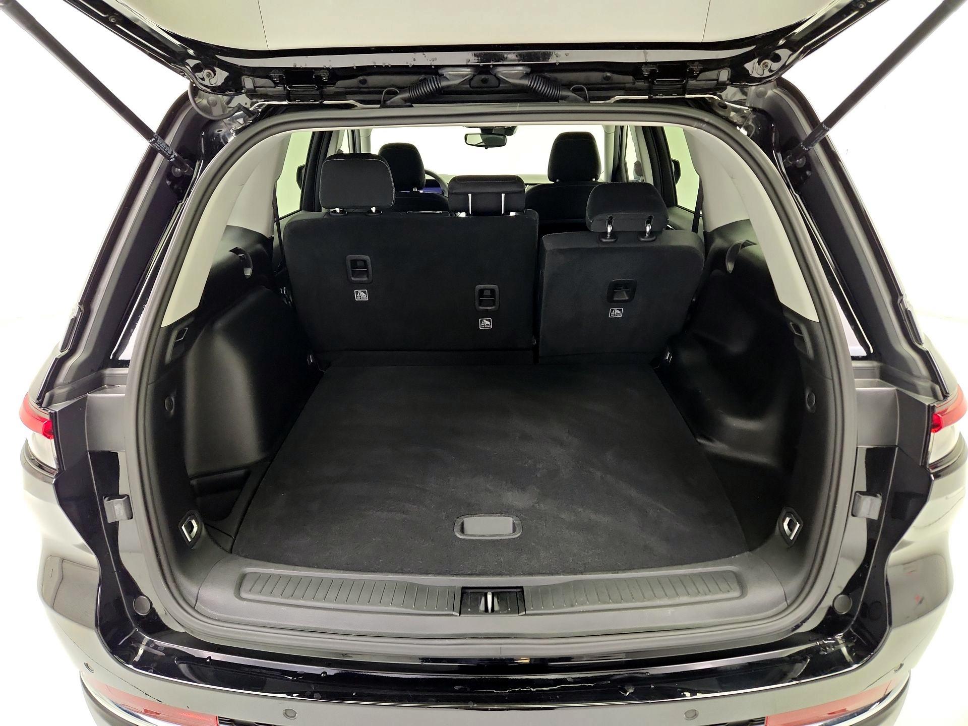 Thumbnail: 2023 Jeep Grand Cherokee - 20