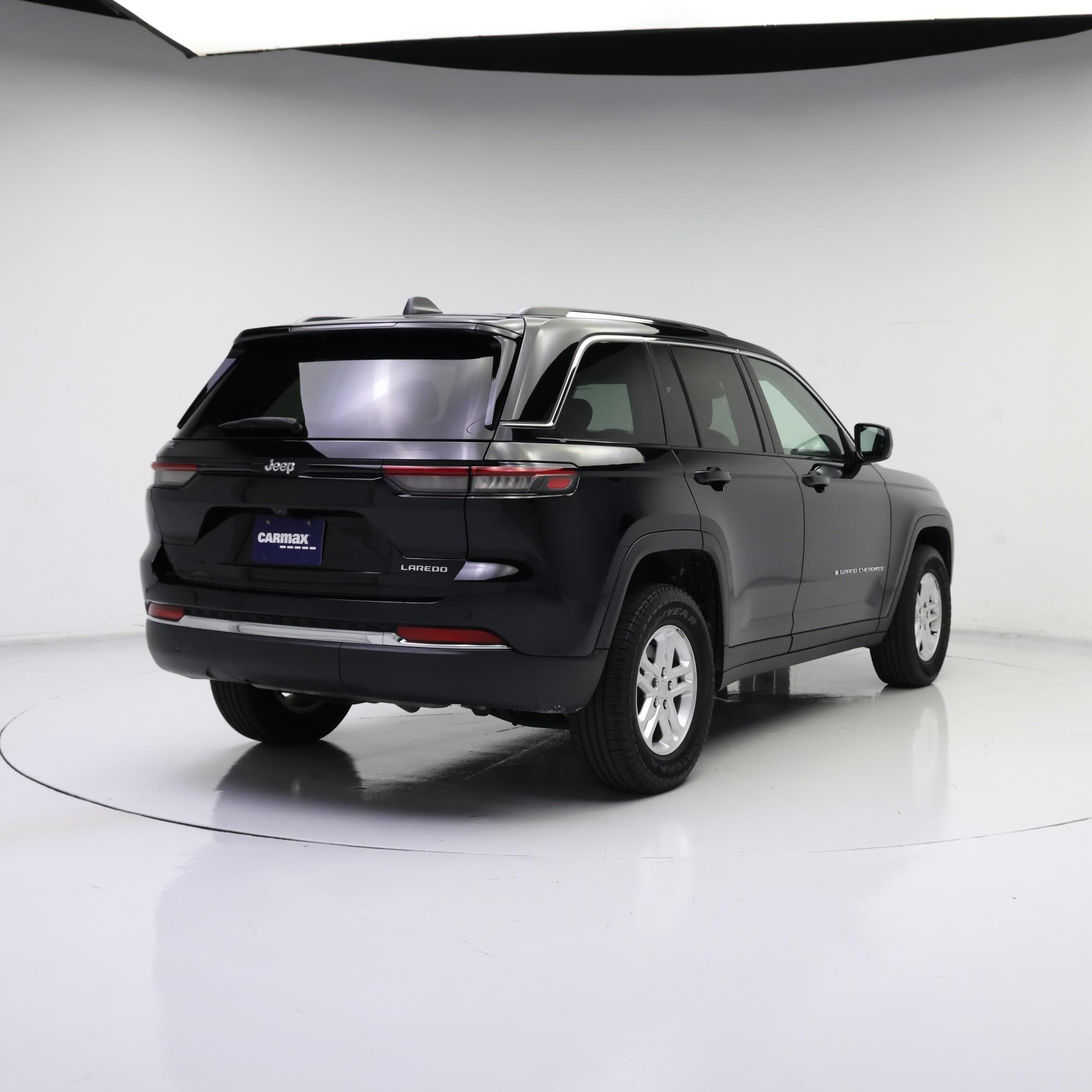 Thumbnail: 2023 Jeep Grand Cherokee - 8