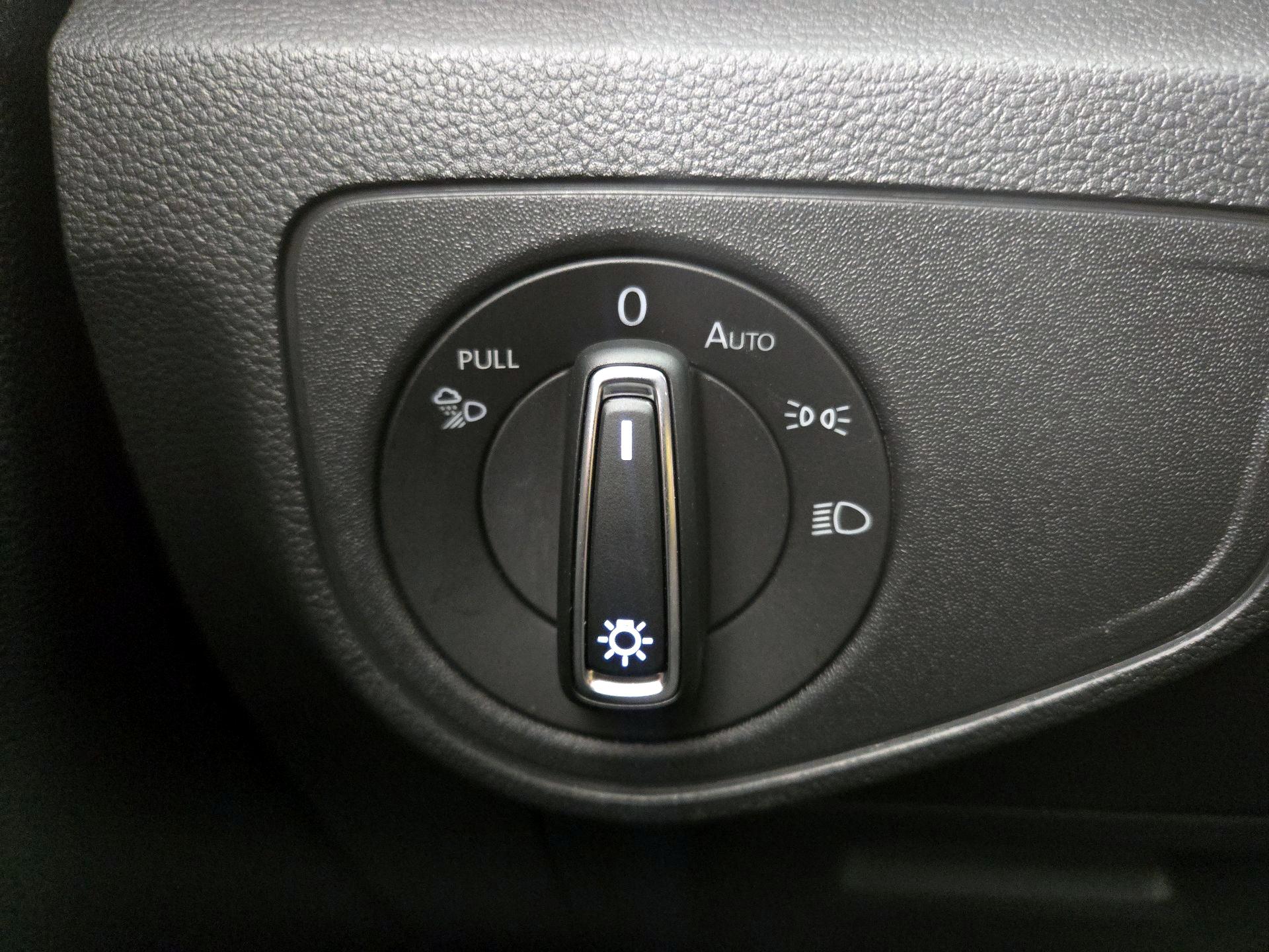 Thumbnail: 2022 Volkswagen Atlas - 13