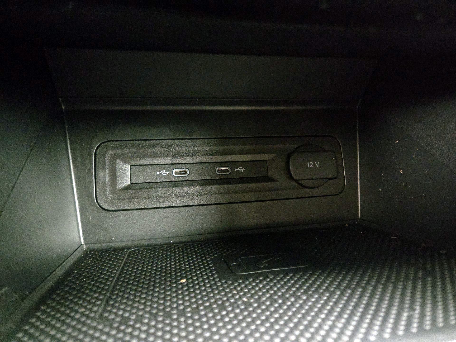 Thumbnail: 2022 Volkswagen Atlas - 18