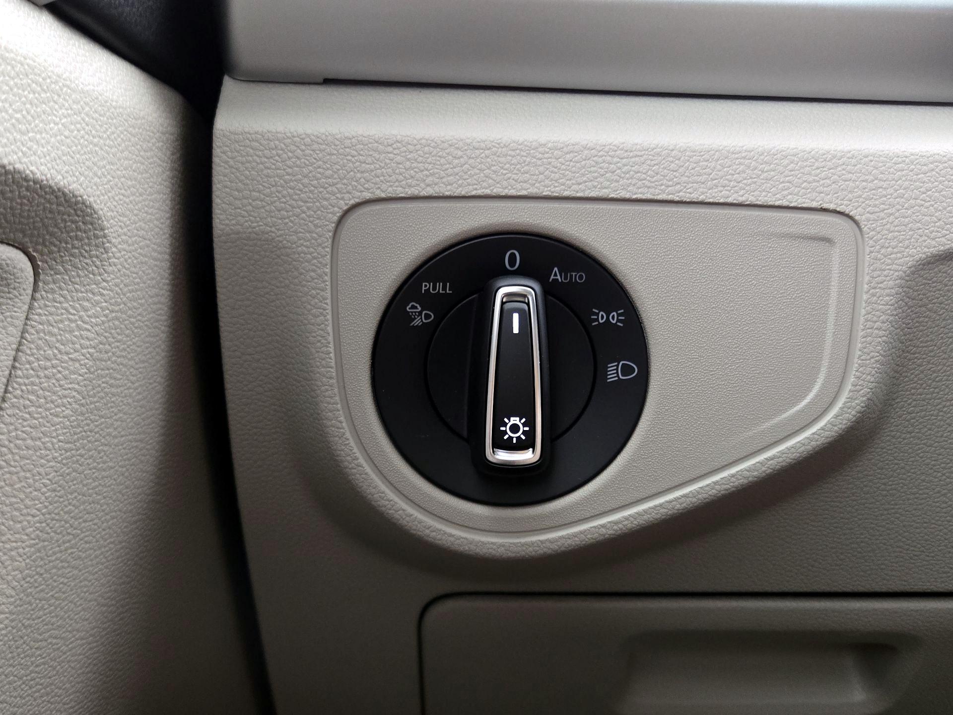 Thumbnail: 2022 Volkswagen Atlas - 13