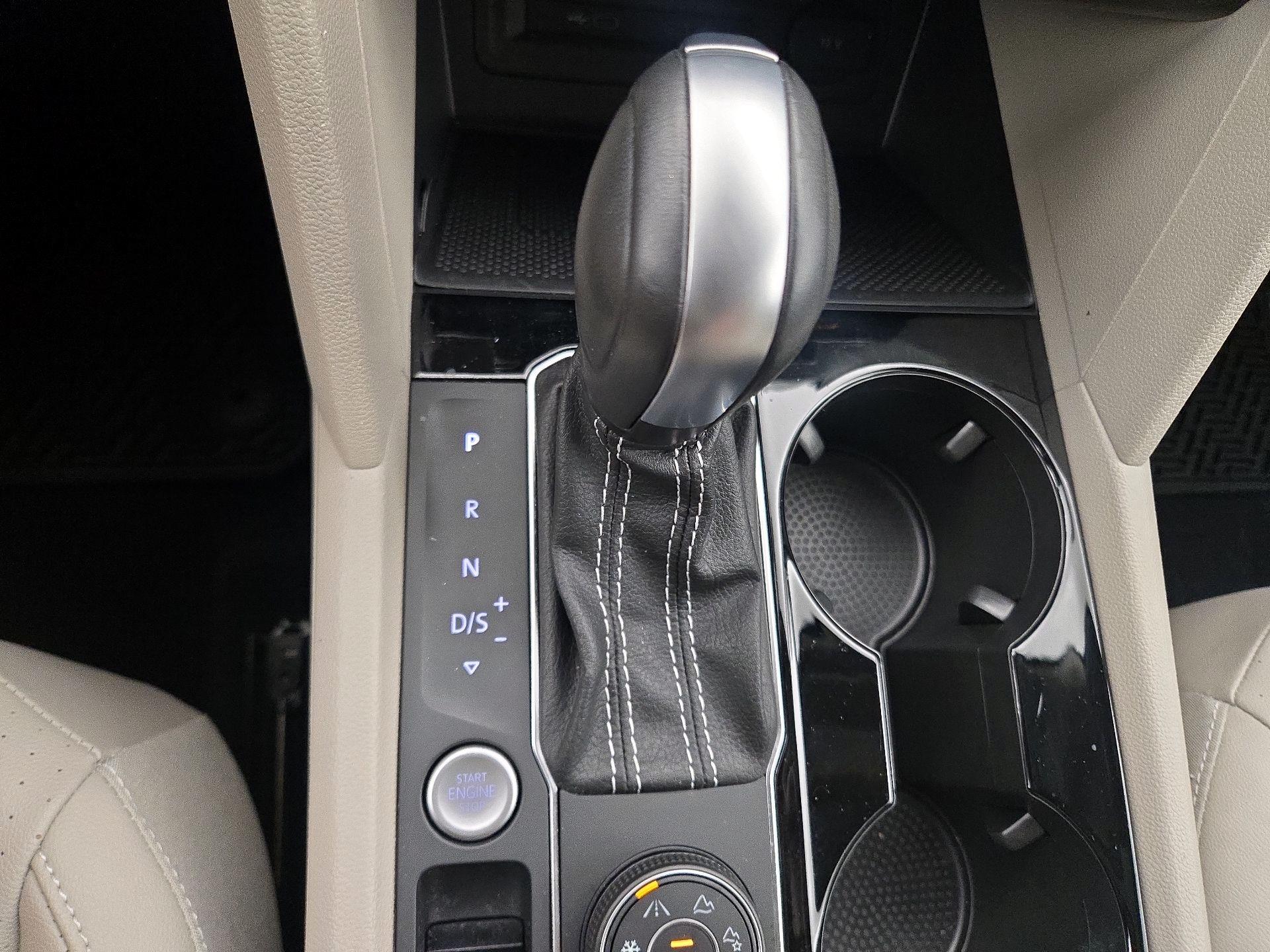 Thumbnail: 2022 Volkswagen Atlas - 17