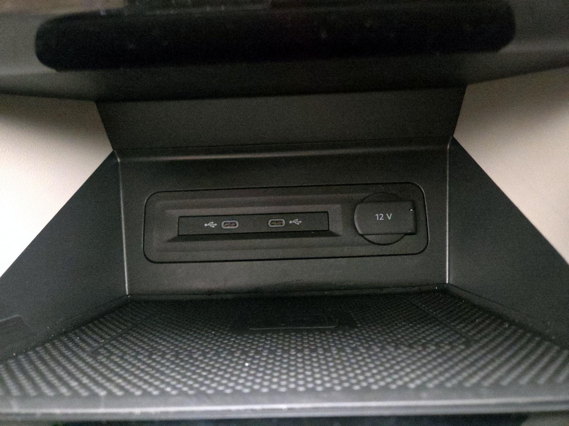 Thumbnail: 2022 Volkswagen Atlas - 18