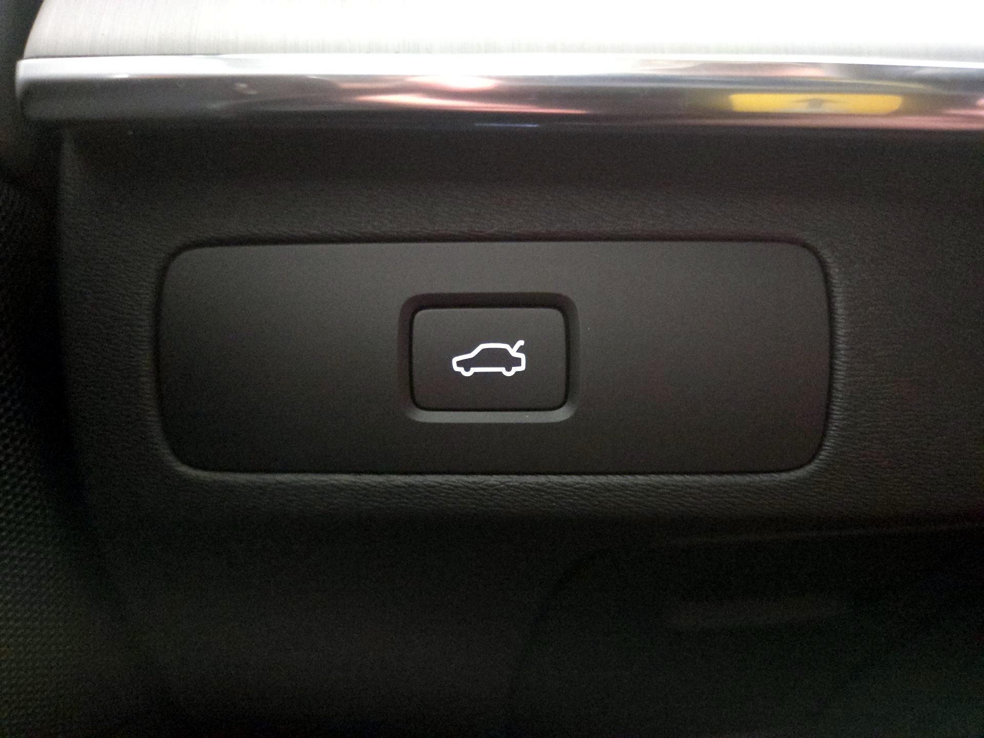 Thumbnail: 2024 Volvo XC90 - 13