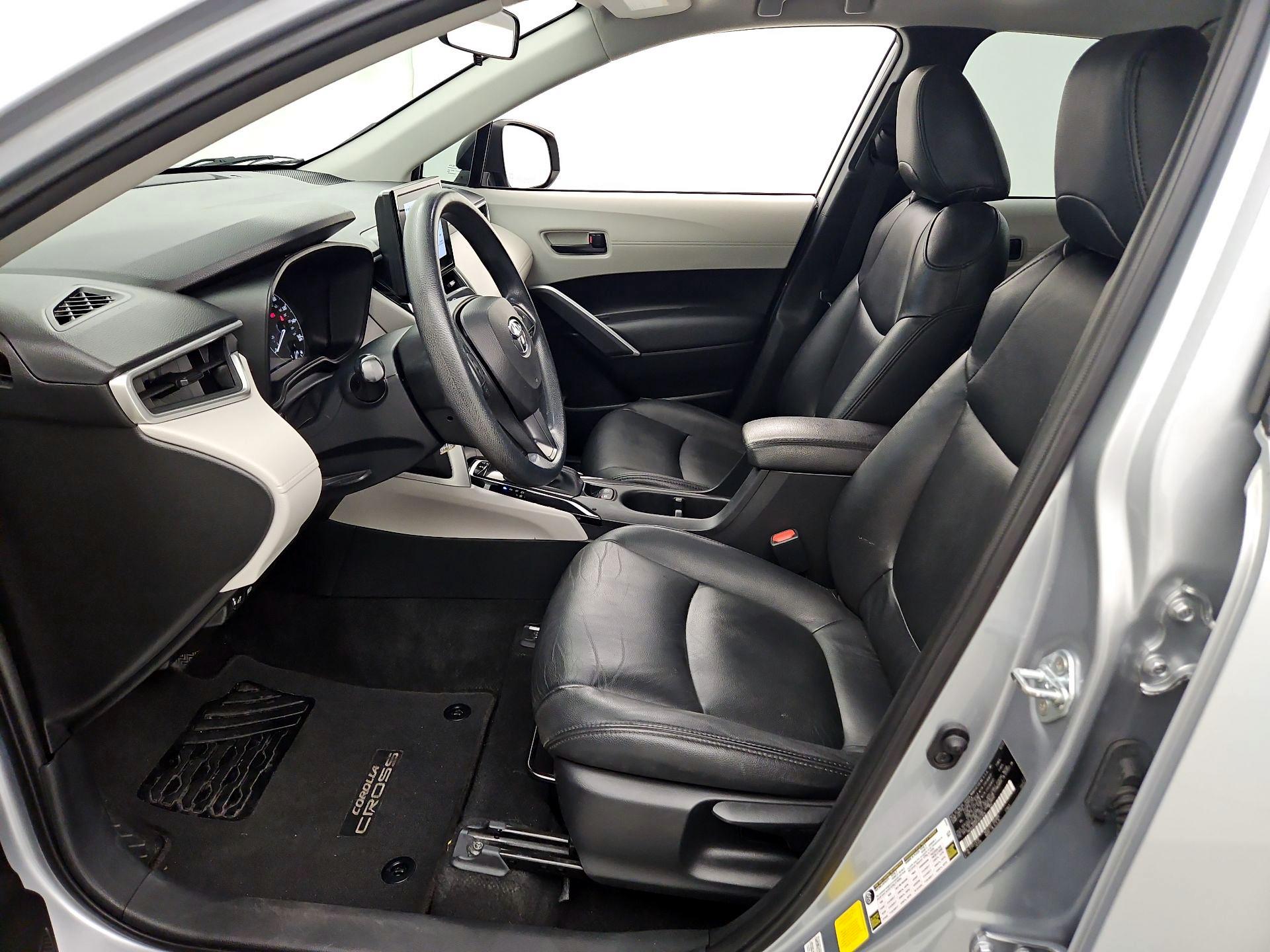 Thumbnail: 2023 Toyota Corolla Cross - 11